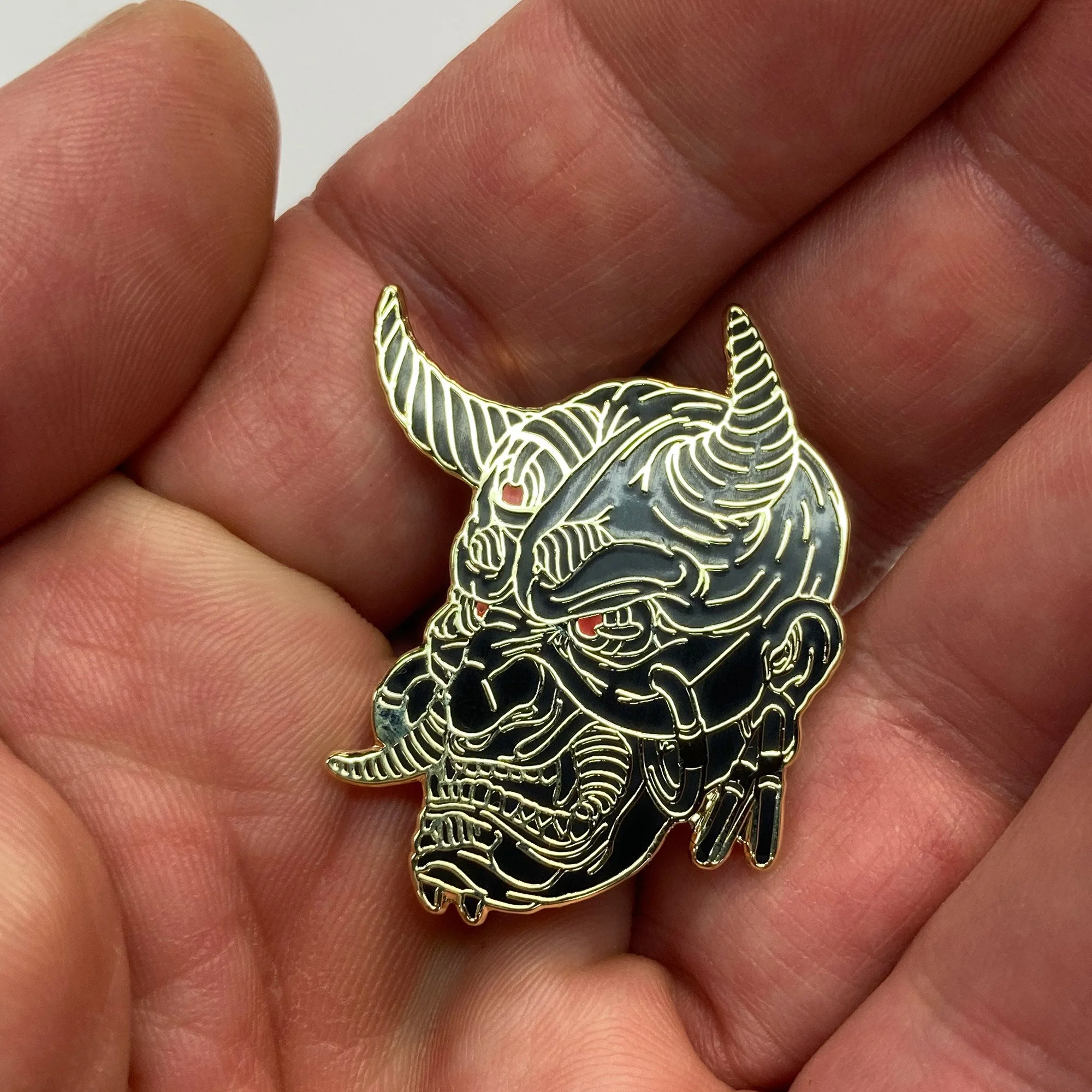 Oni-Pin_gold2.jpg