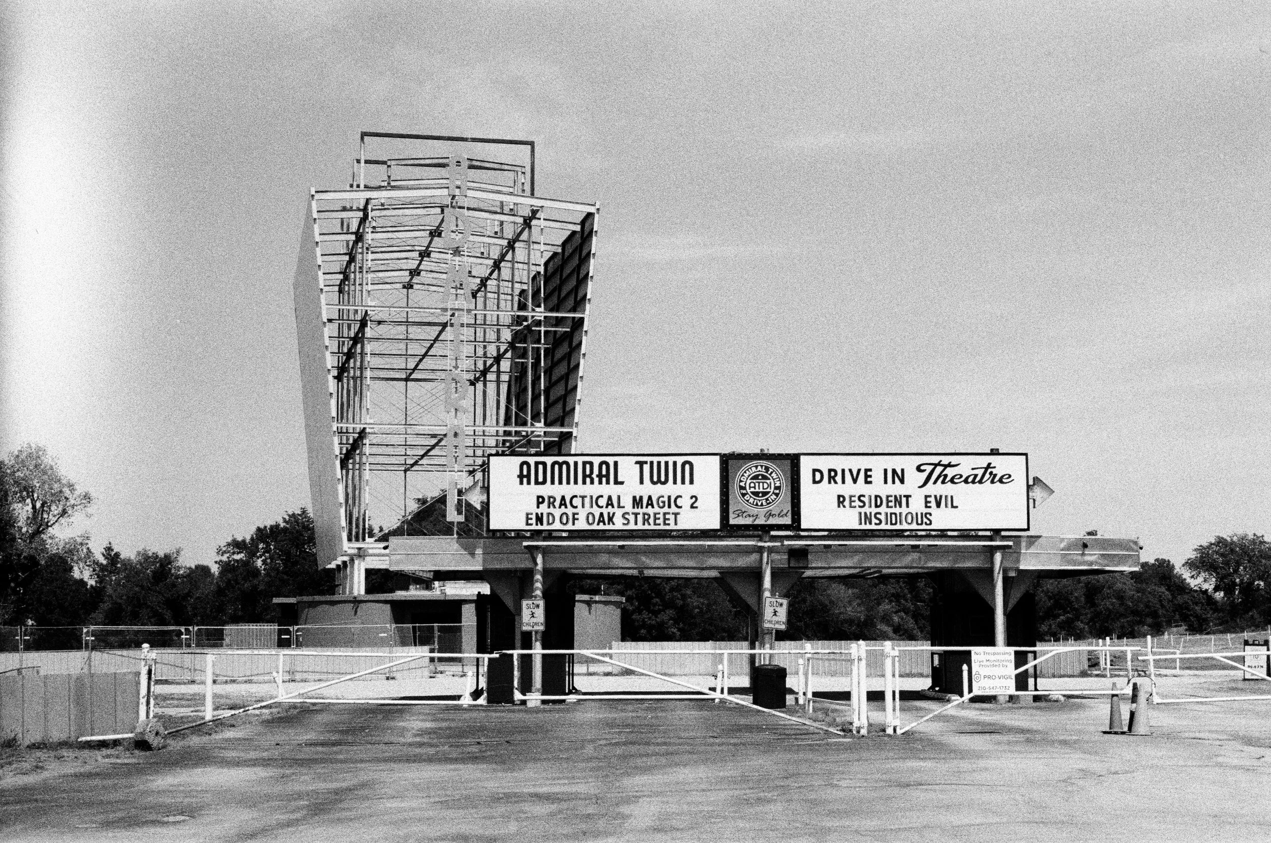 drive_in_bw-11.jpeg