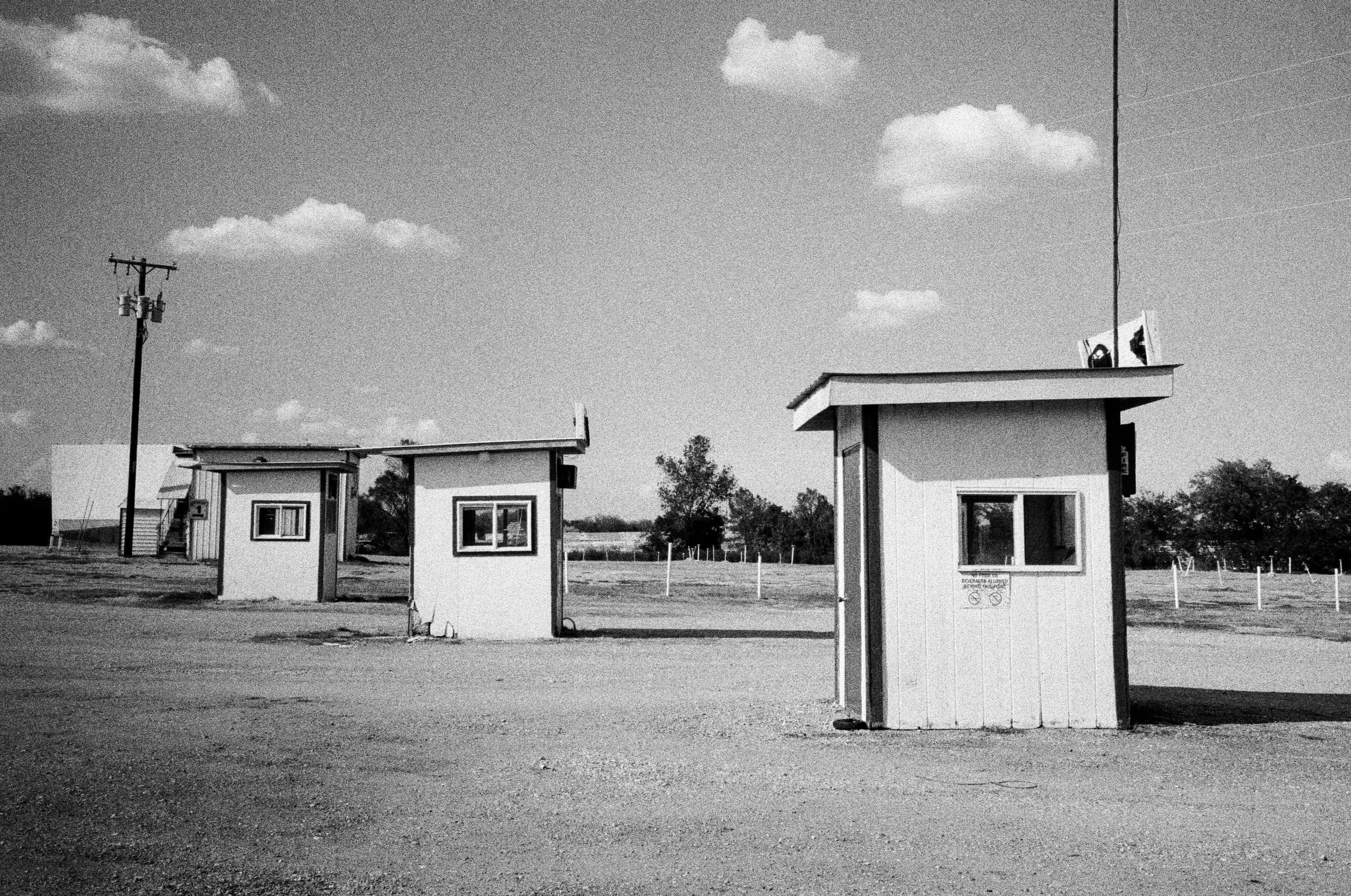 drive_in_bw-9.jpeg