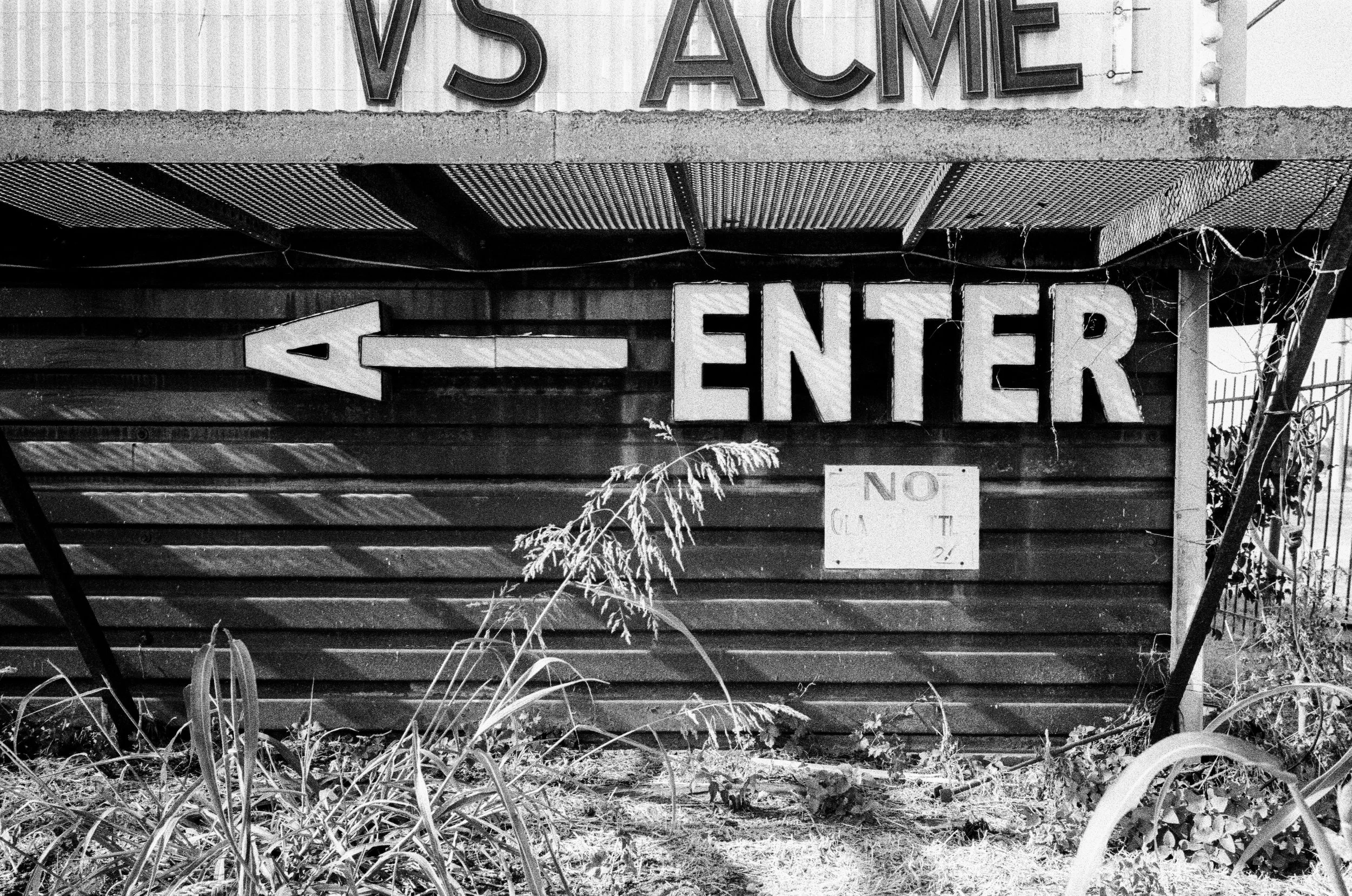 drive_in_bw-12.jpeg