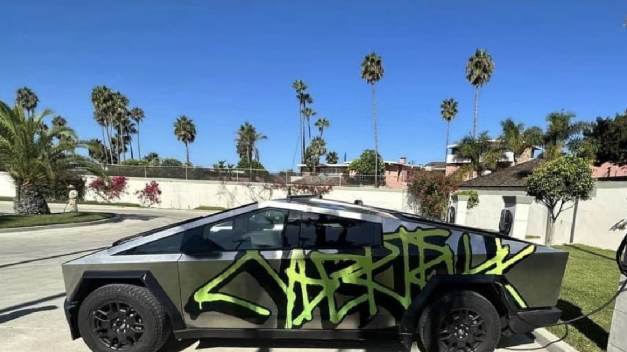 Cybertruck Tests Mobile Starlink