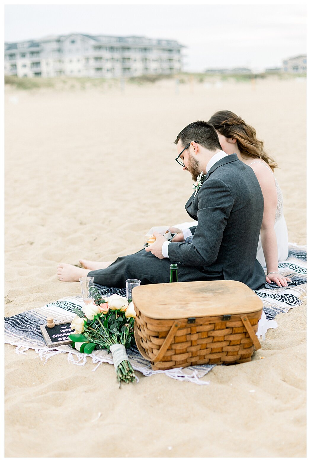 sandbridge-beach-wedding-picnic-3139.jpg