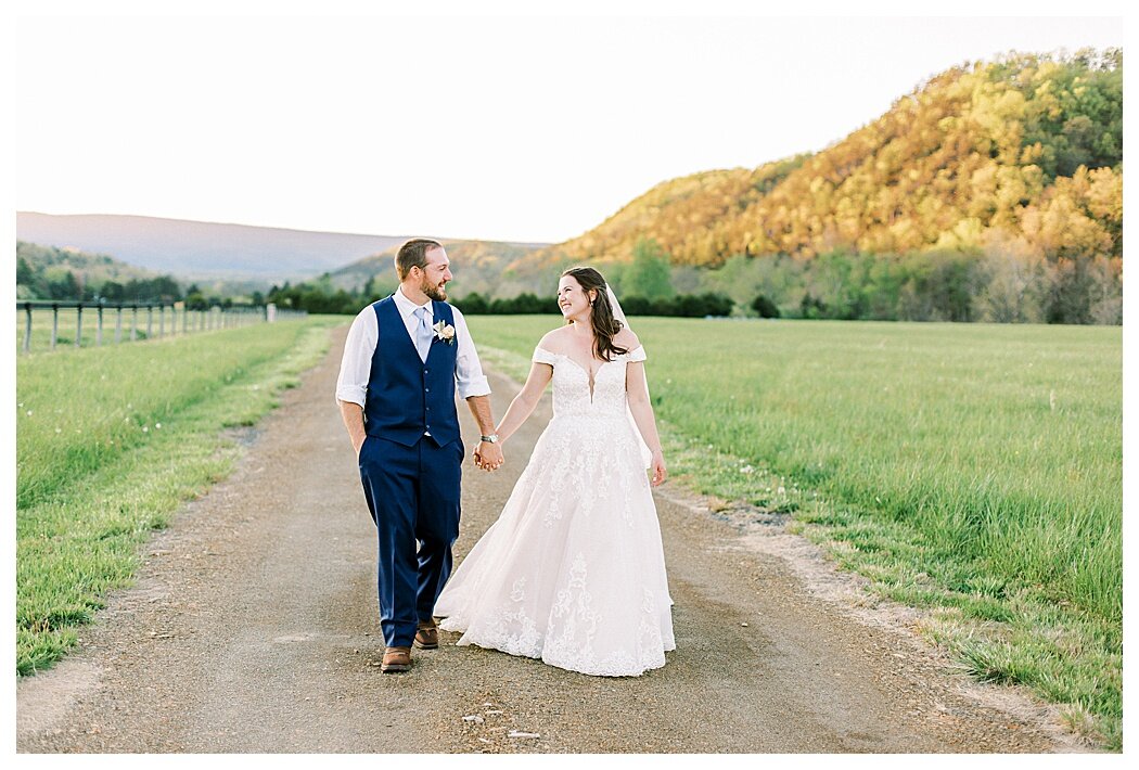 Roanoke-wedding-photographers-River-Upland-Farms_3214.jpg