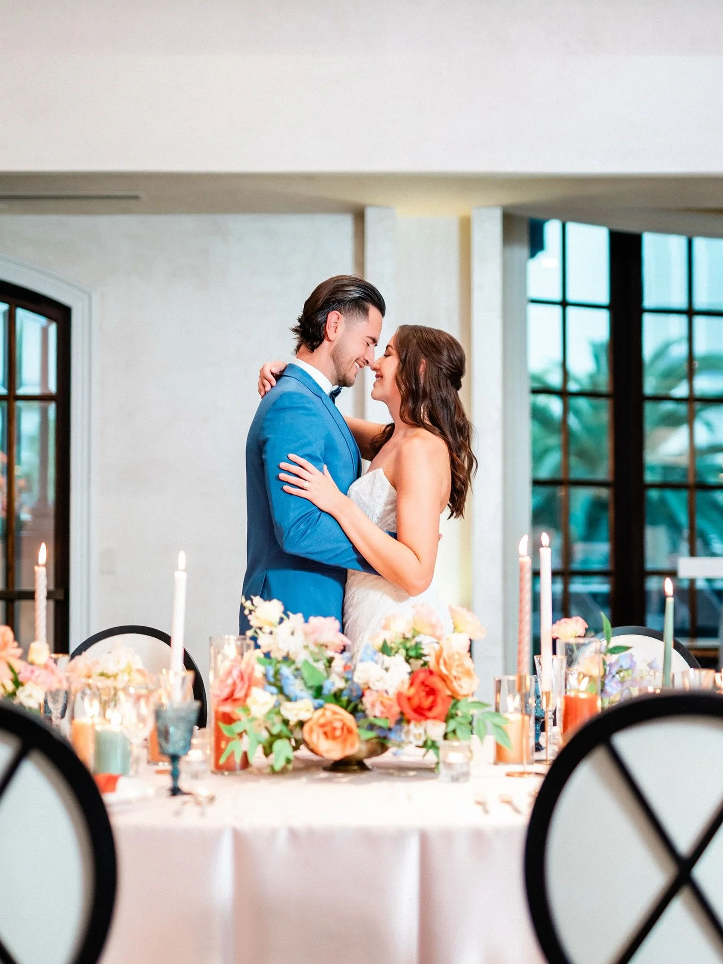 If this is your vibe&hellip; let&rsquo;s make it happen! 

Creating this design was so special &amp; I think I got just about all the colors of the rainbow! 💐

Event Planner &amp; Designer: @gracefulgatheringslv 
Venue:@stirlingclubevents
Florist: @