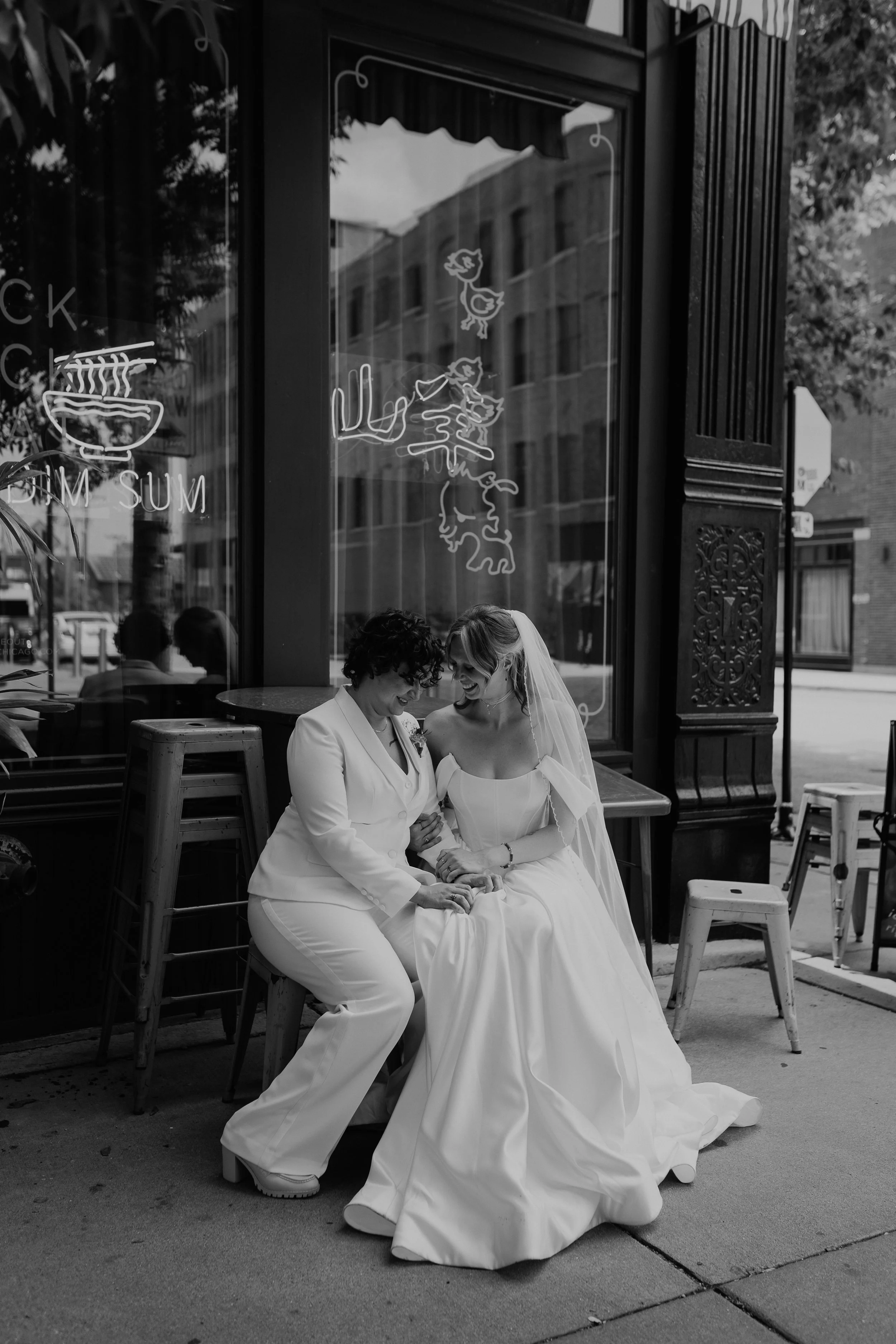 Phoebe+Adelle.Chicago.LilyPool.Wedding.Ttolbphotog-891.jpg