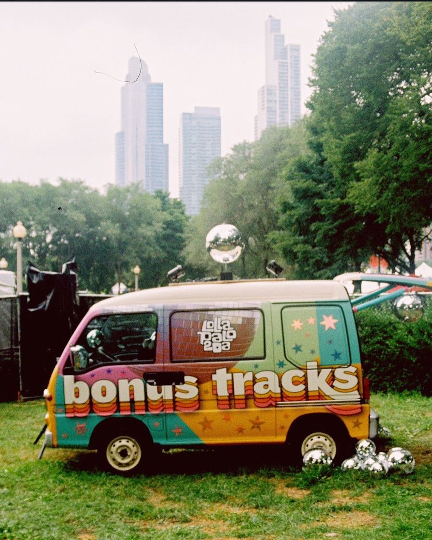 🤠Lolla&rsquo;24 on film⭐️ 

(CAN YOU FIND YOURSELF IN THE CHAPPELL ROAN CROWD OR THE ASTROLOGY NAILS BY AMEYA LINE?!)