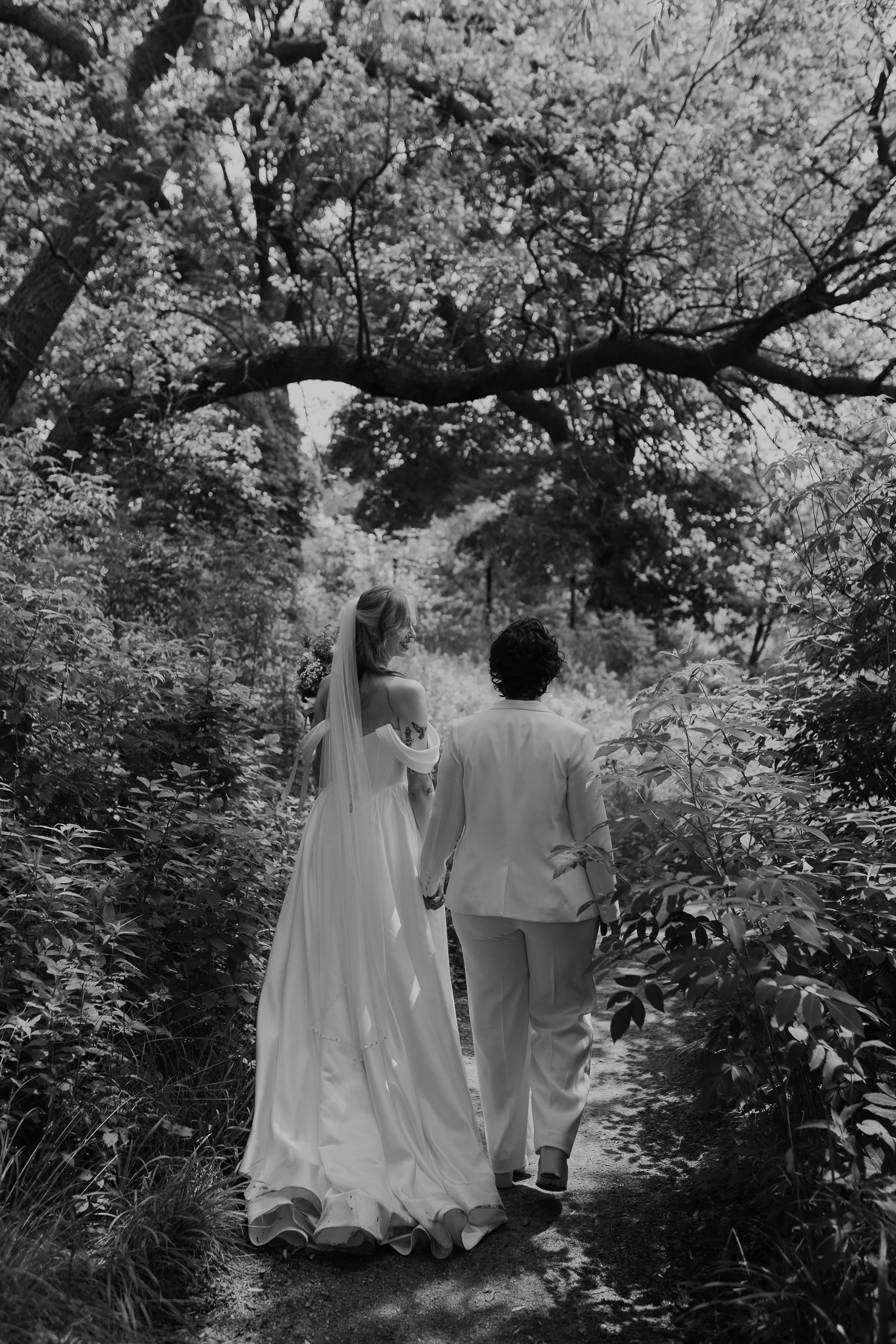 Phoebe+Adelle.Chicago.LilyPool.Wedding.Ttolbphotog-604.jpg
