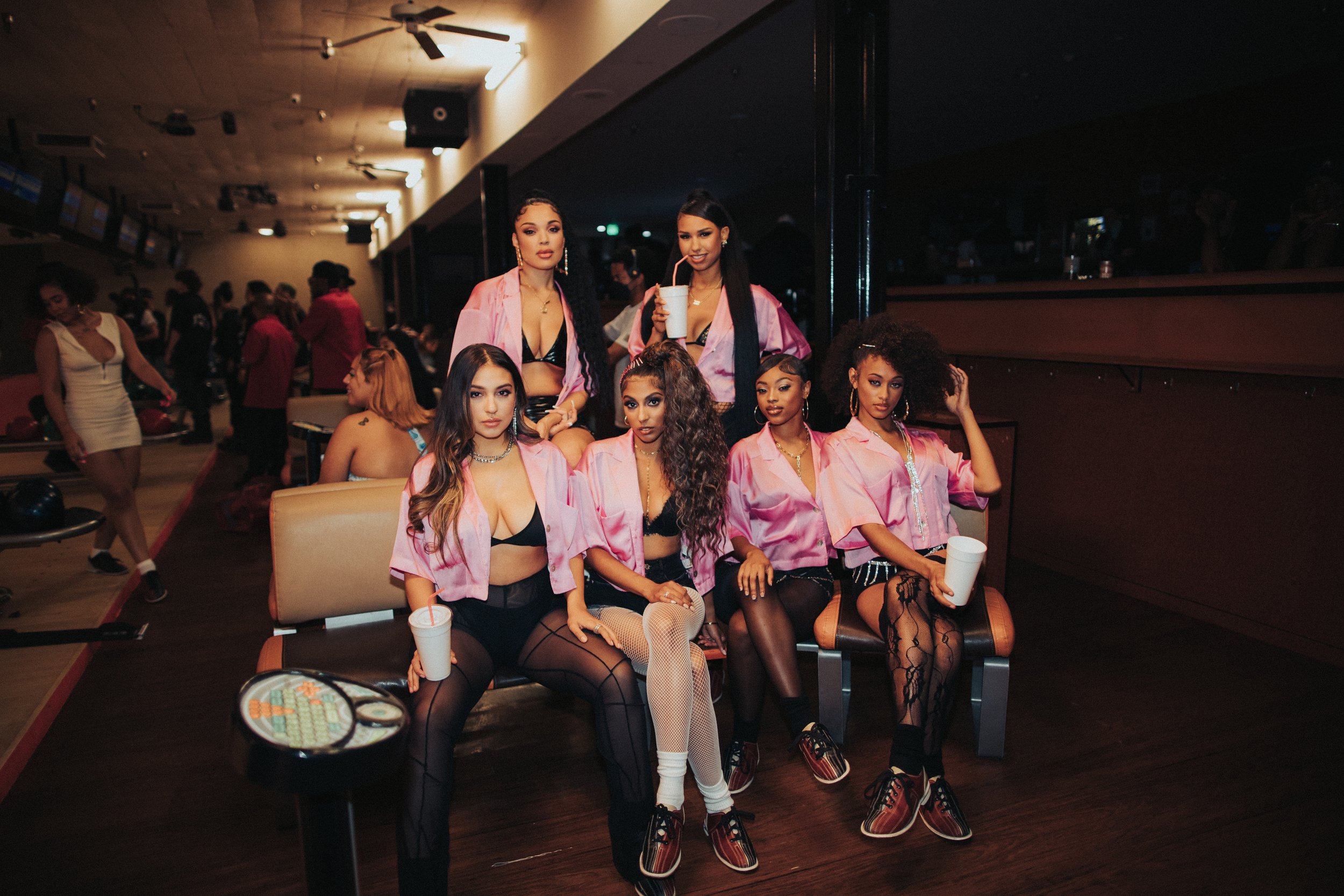 BOWLING_GIRLS.jpg