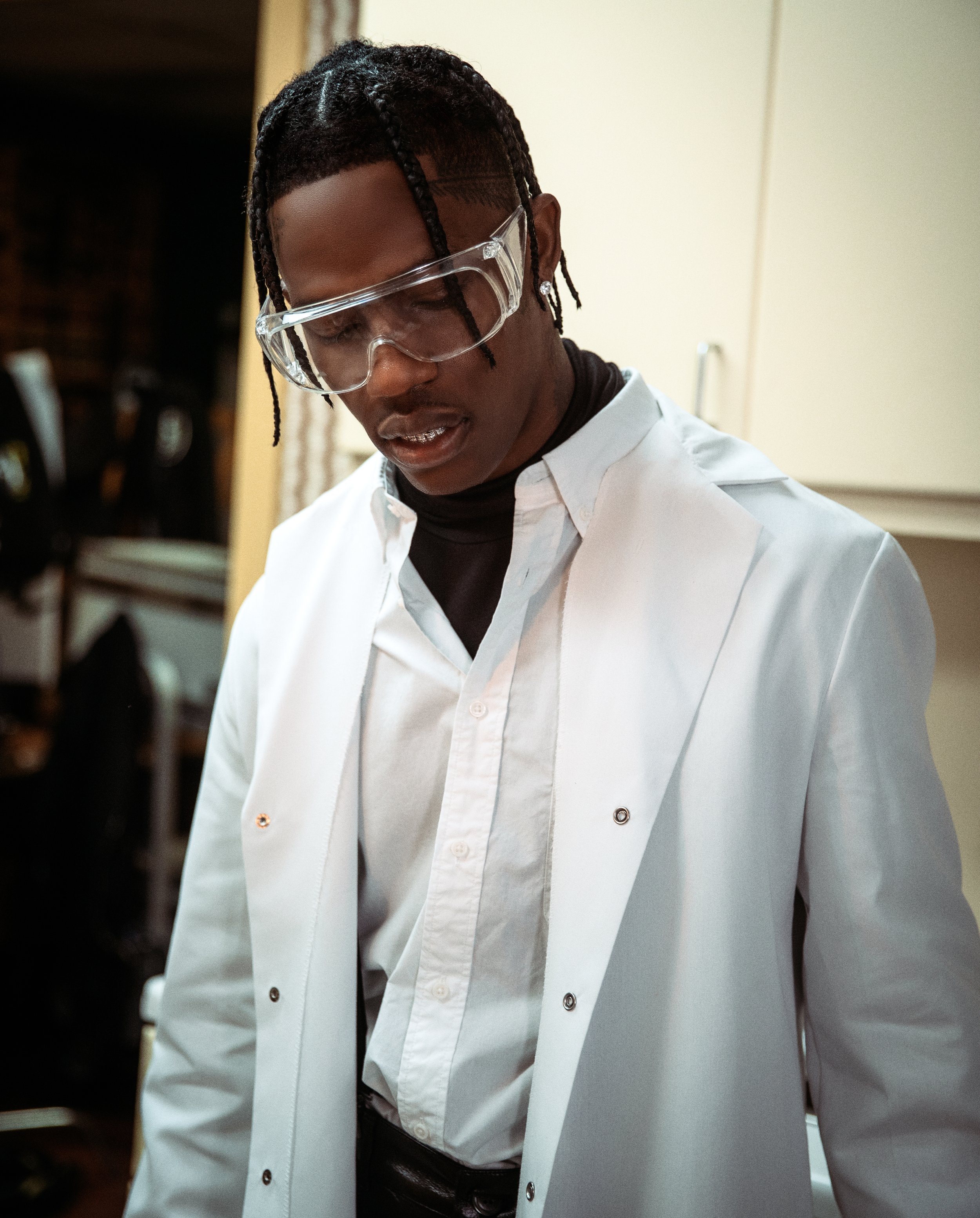 01_DENTIST_TRAVIS_CU.jpg