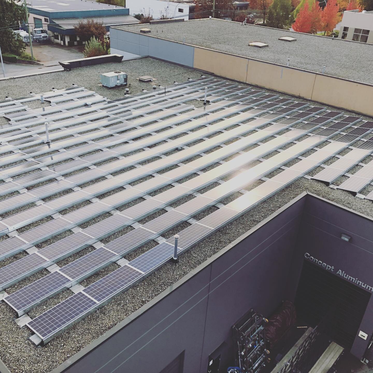 Cardero electric and Rikur energy recently completed this 192 panel 72kW ballasted system. Using @solaredgepv SE20K inverters this system can push over 100Amps three phase back to BC hydro. Concept Aluminum Products is now one of the first buildings 