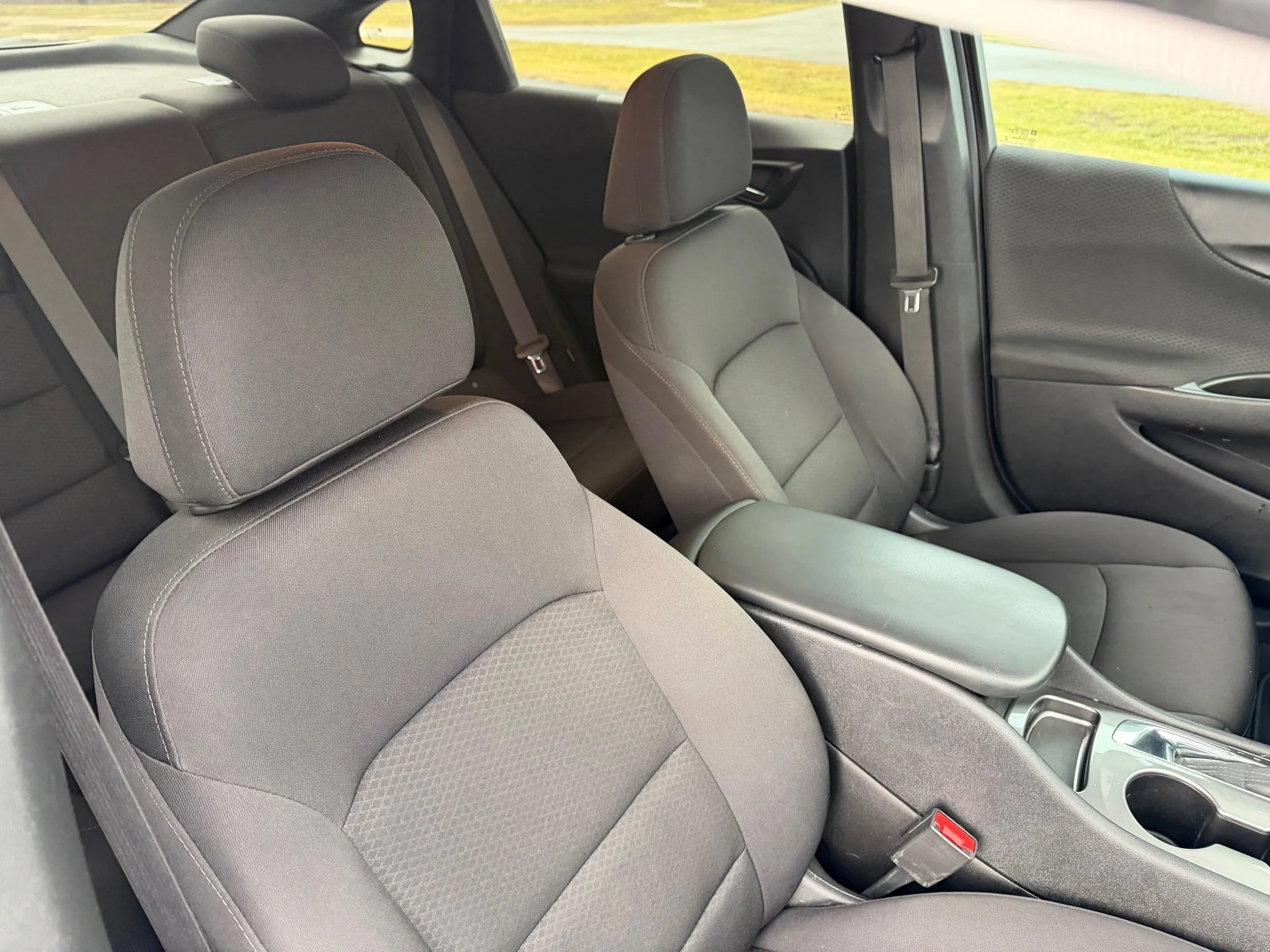 2019 Chevy Malibu silver 9.jpg