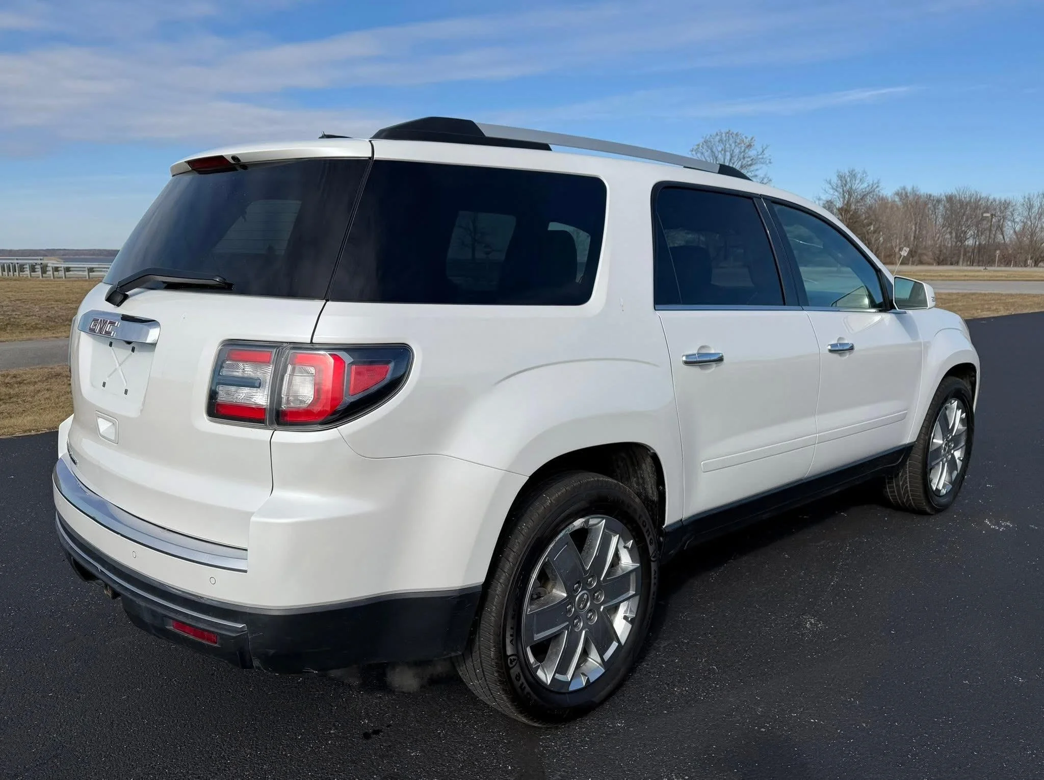 2017 gmc acadia.jpg