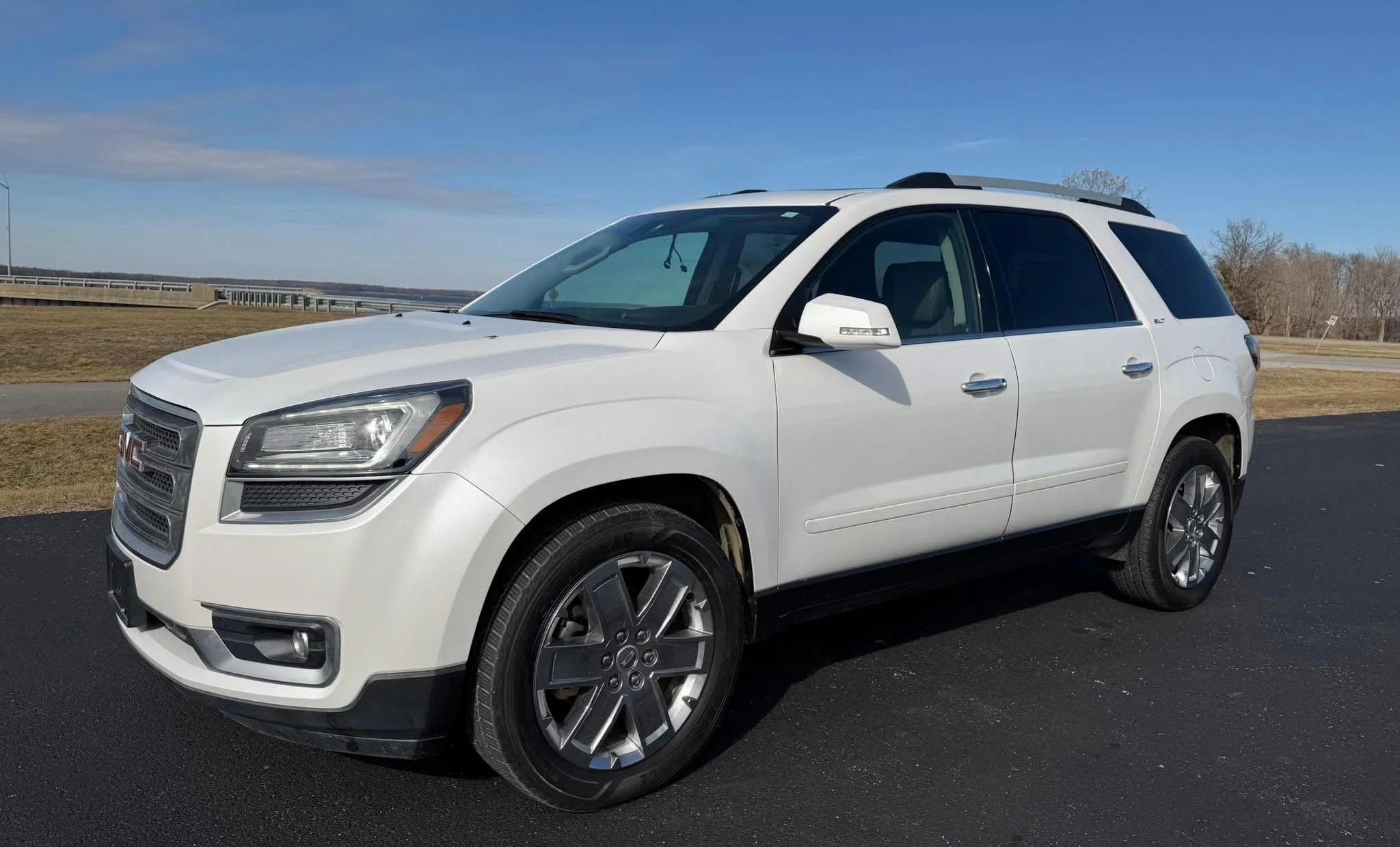 2017 gmc acadia 2.jpg