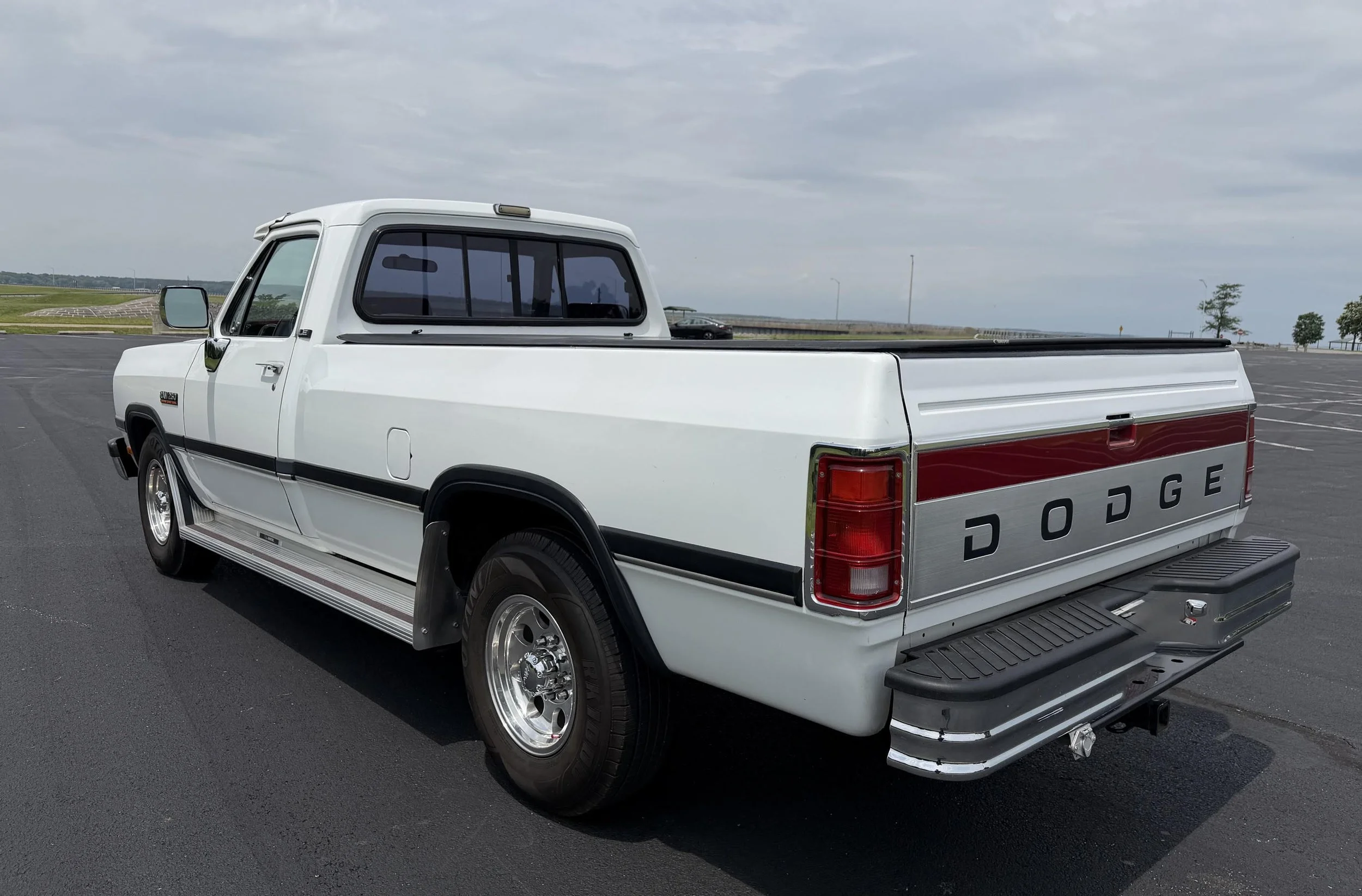1991 Dodge Ram D250 4.jpg
