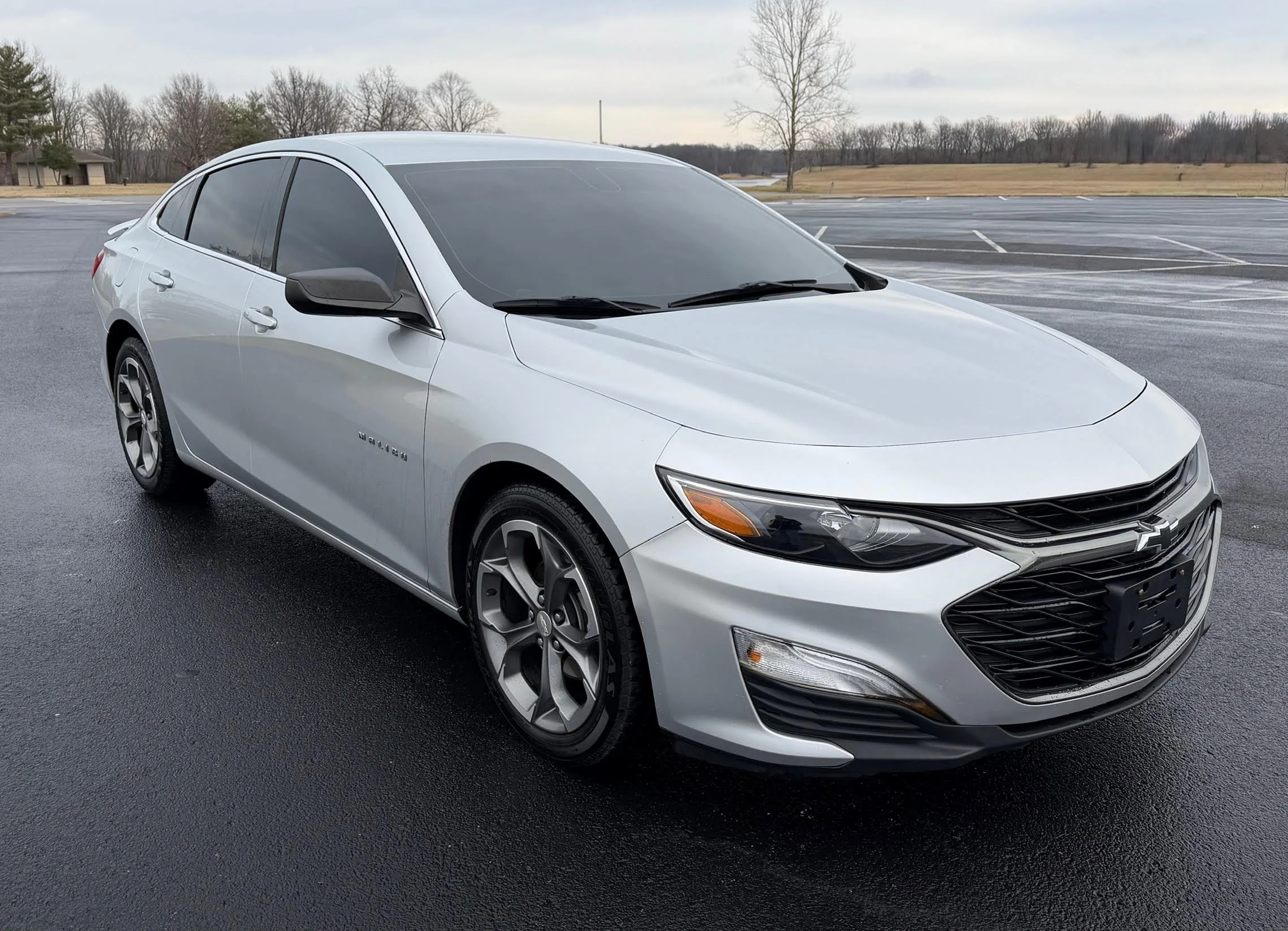 2019 Chevy Malibu silver 2.jpg