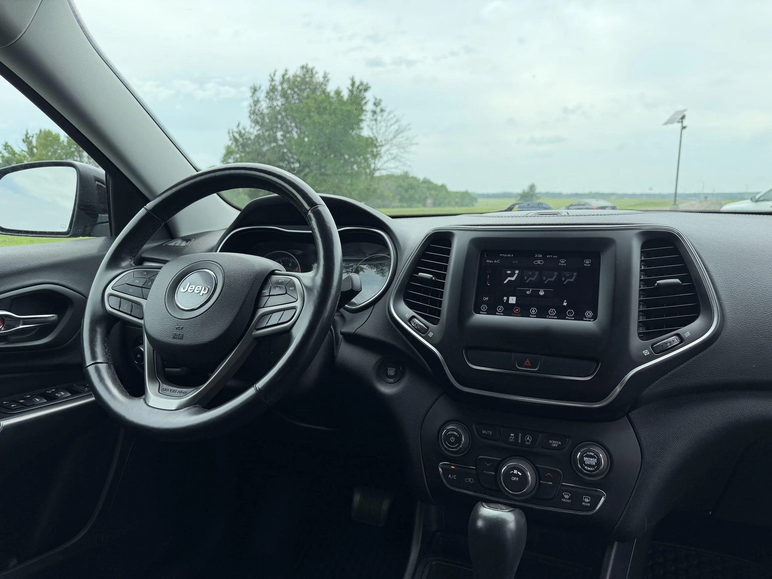 2019 Jeep Cherokeee 8.jpg