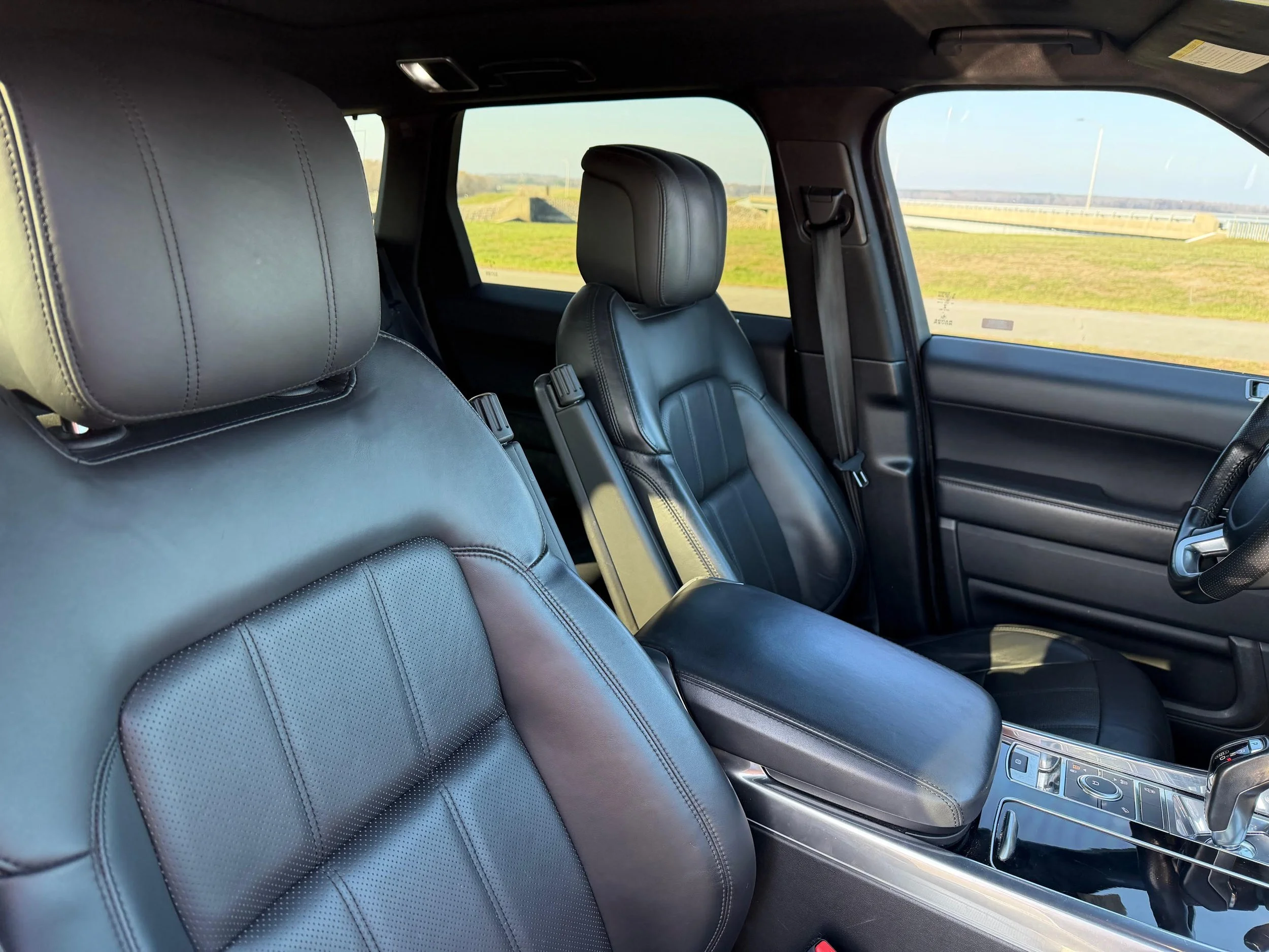 2018 Land Rover Range Rover 4.jpg