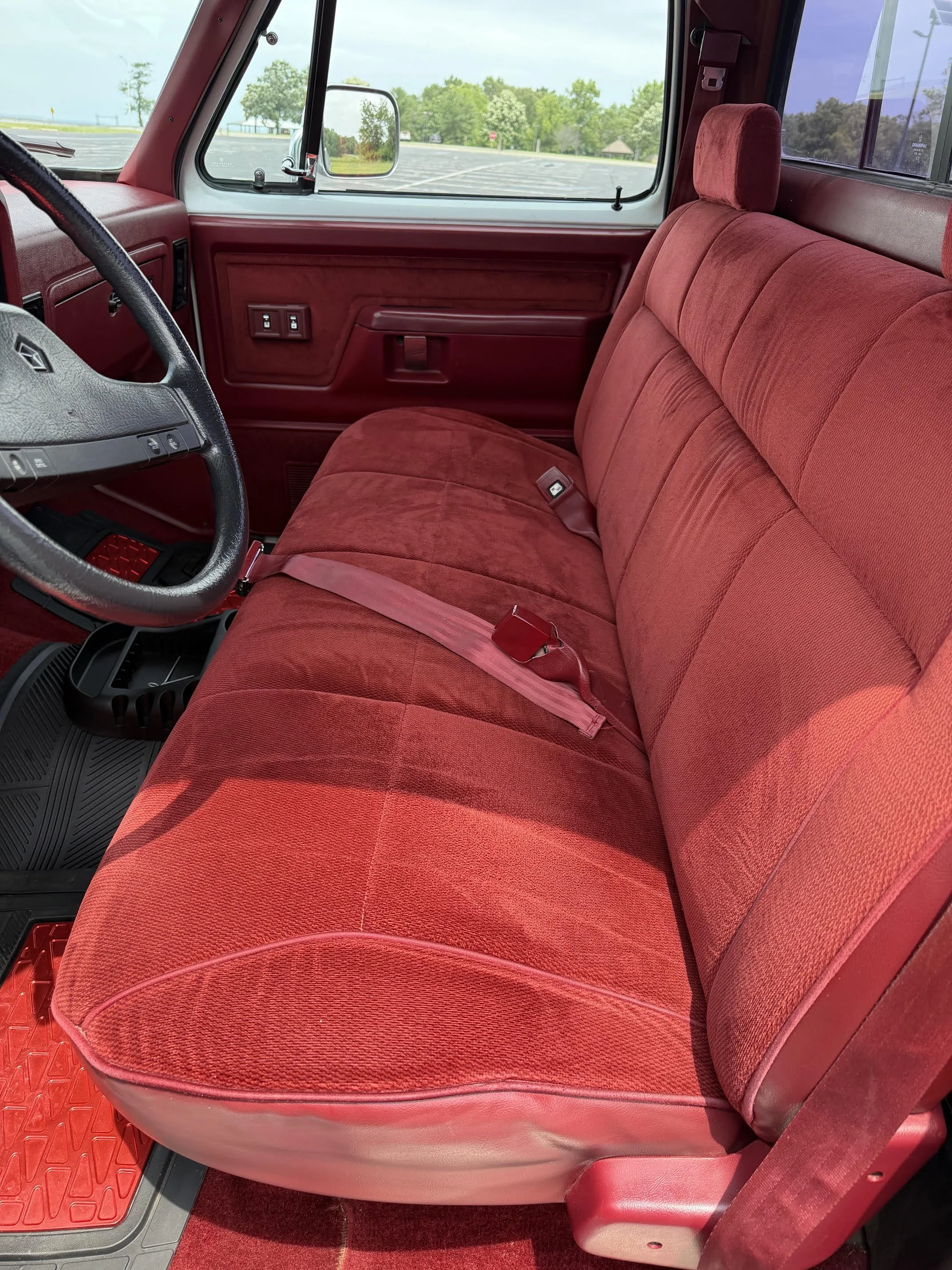 1991 Dodge Ram D250 3.jpg