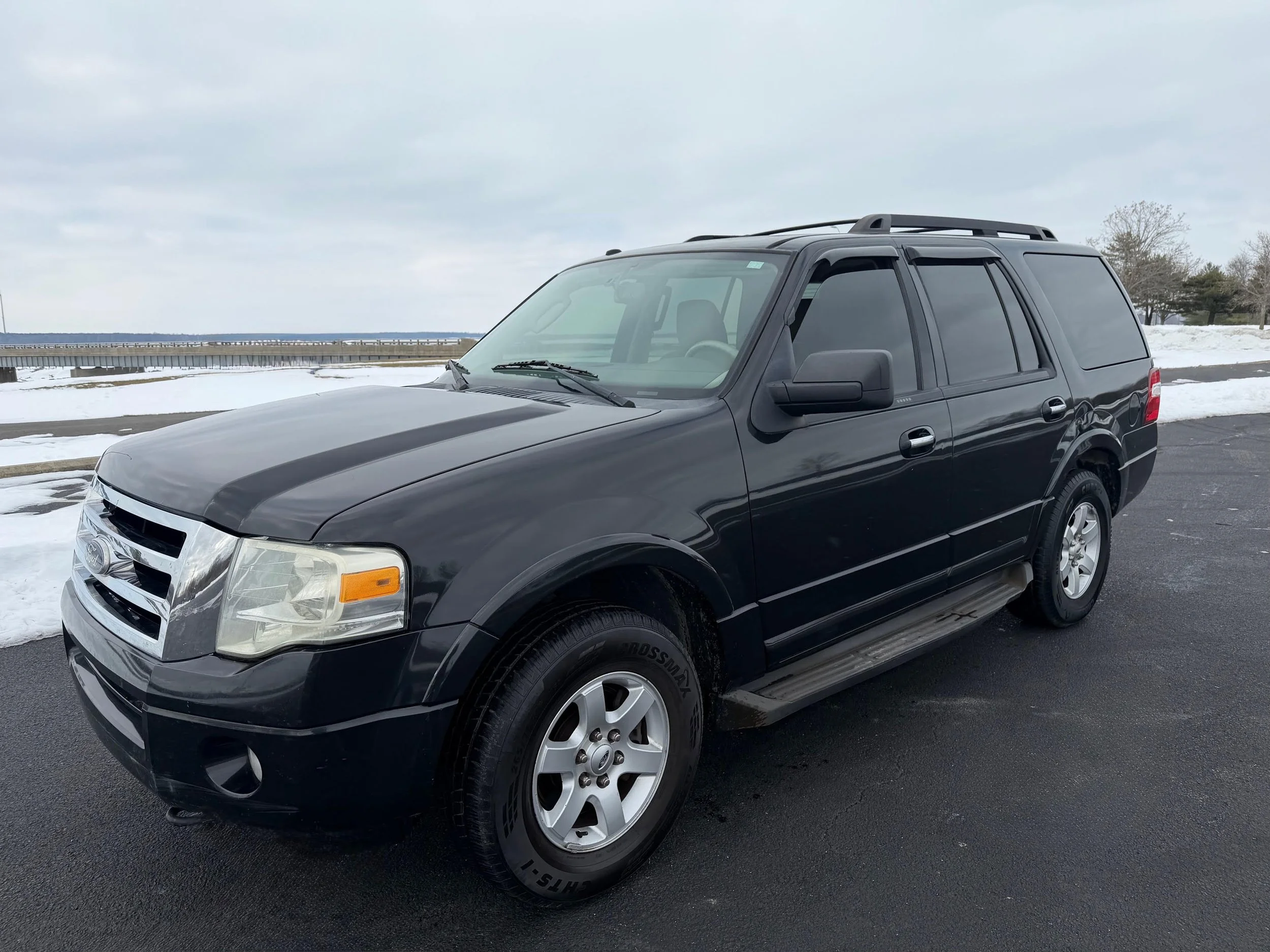 2010 Ford Expedition 2.jpg