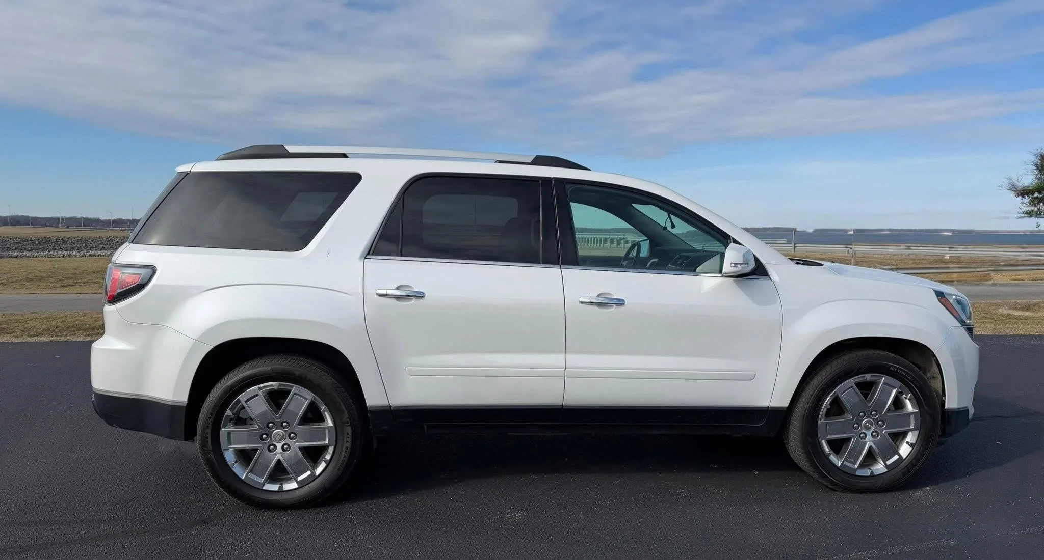2017 gmc acadia 4.jpg