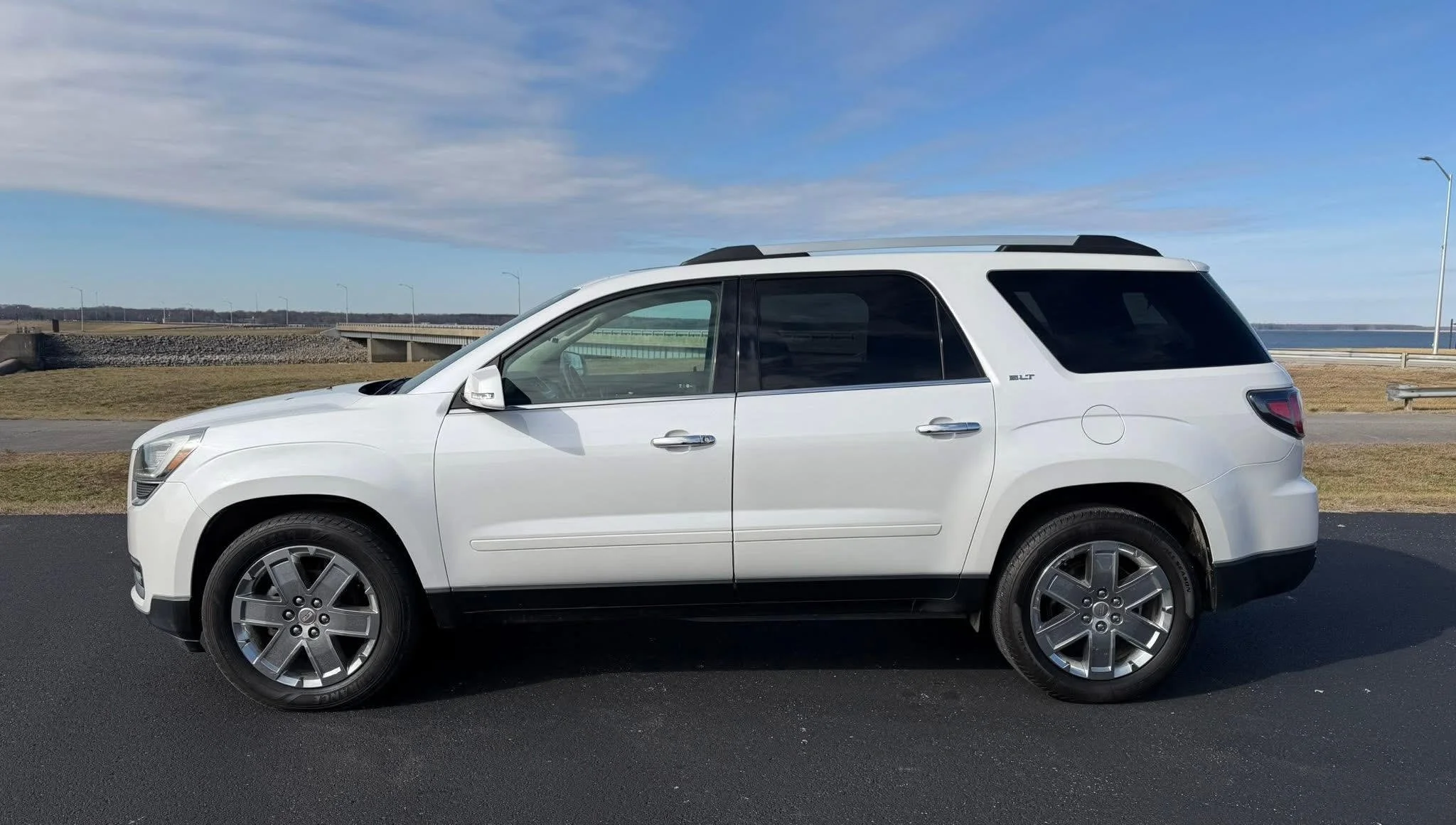 2017 gmc acadia 7.jpg