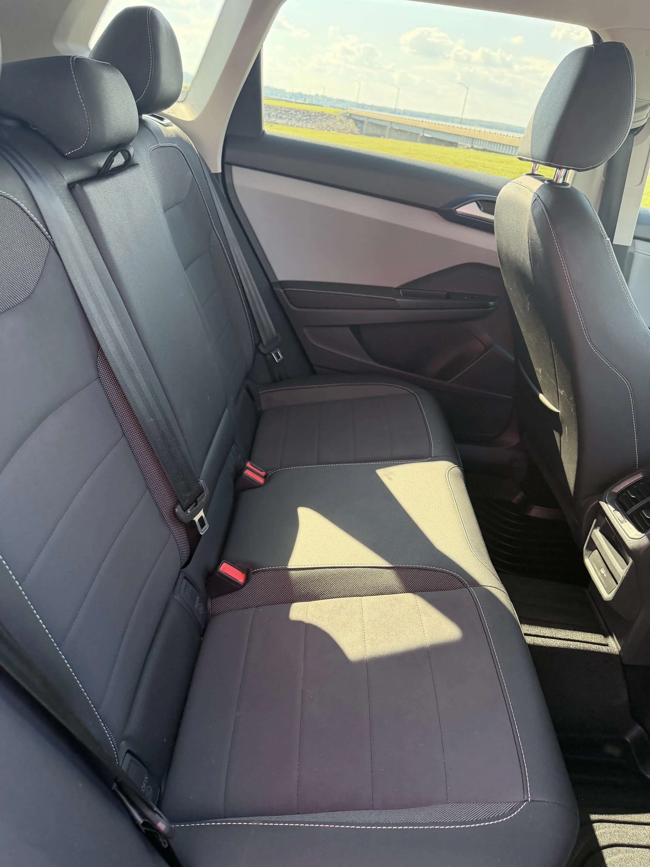 2024 Volkswagen Taos 5.jpg