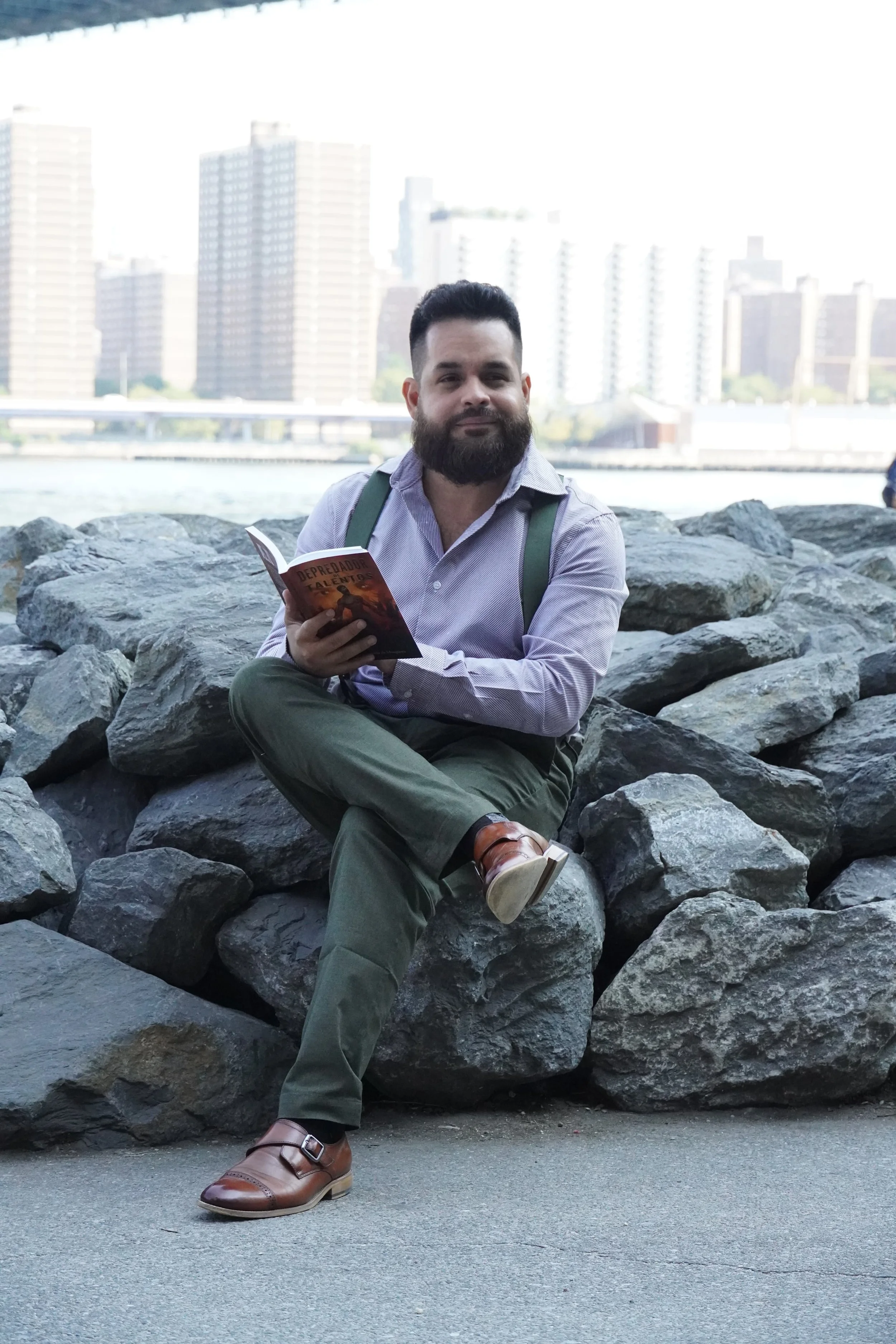 Mi apoyo es mi pluma.