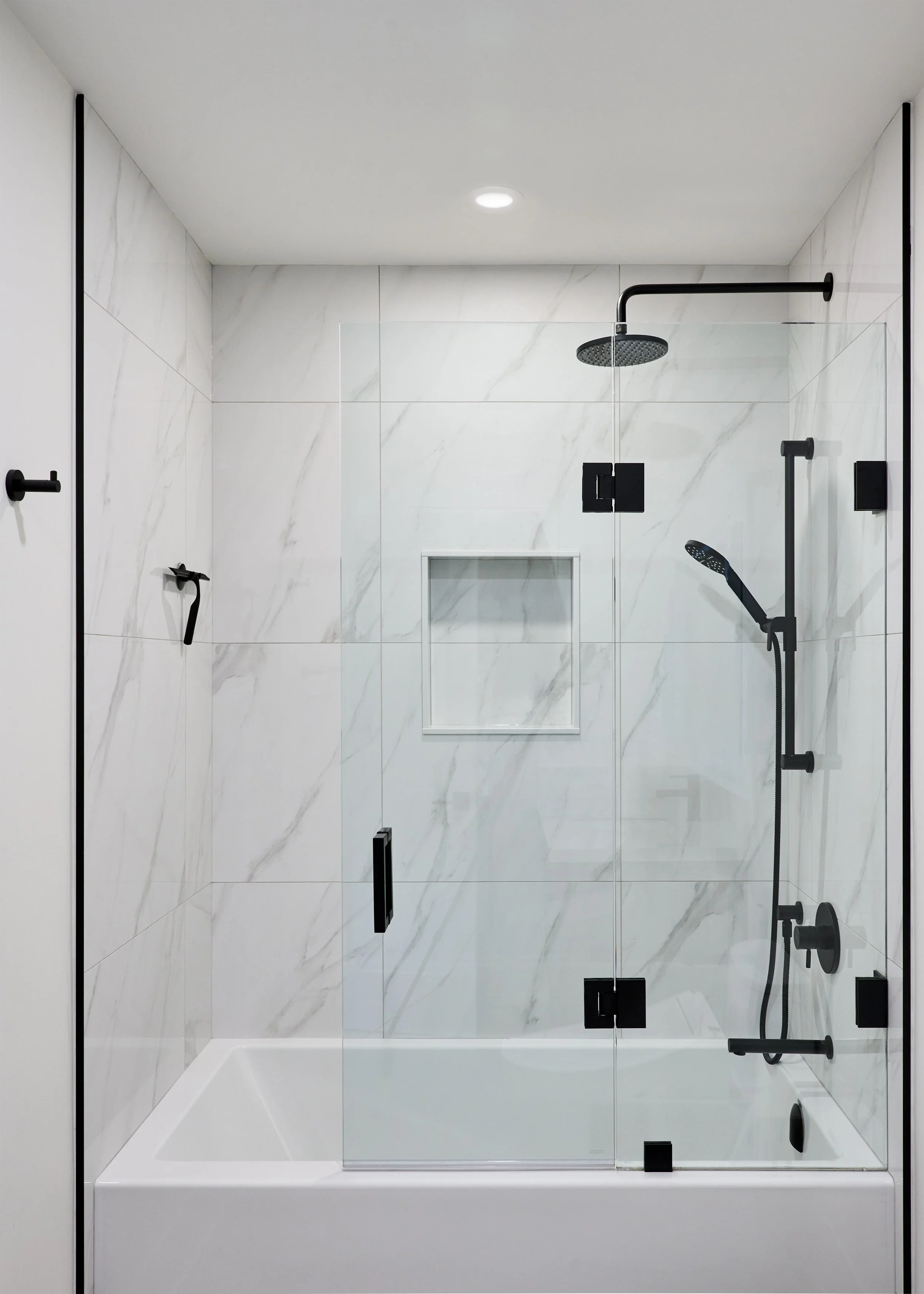 RayneInterior_Bathroom02.jpg