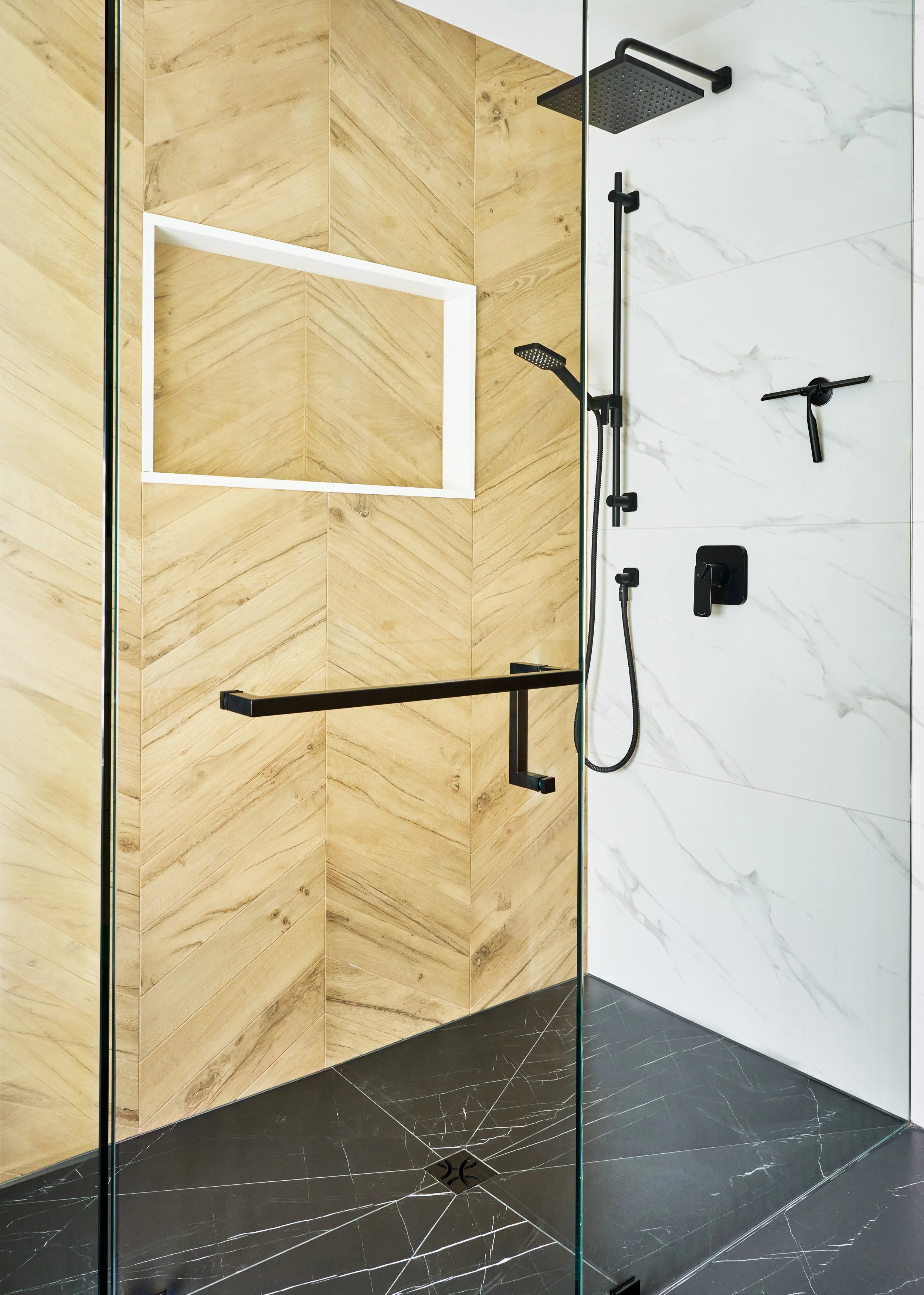 RayneInterior_Bathroom04.jpg