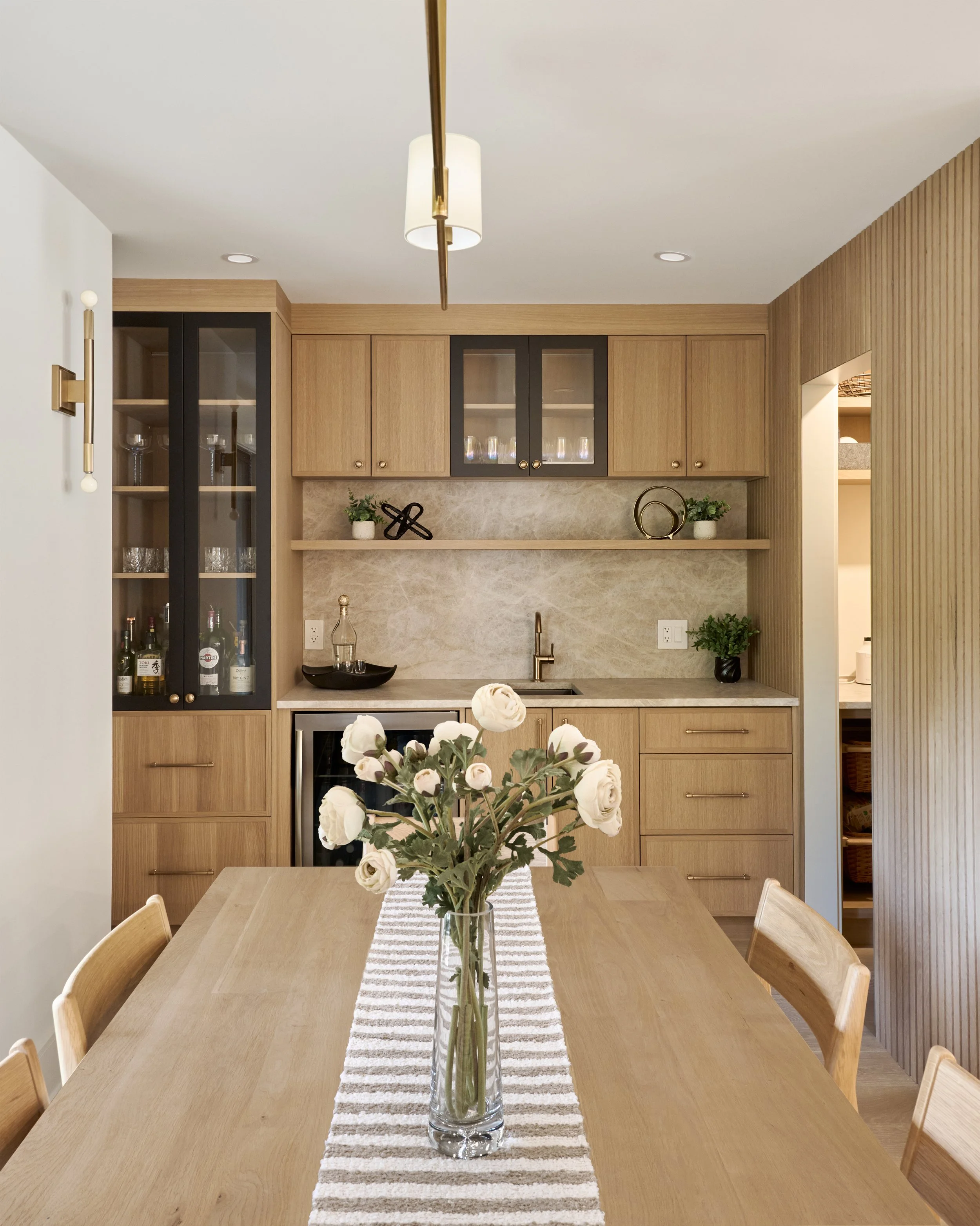 RayneInterior_DiningRoom01_Alt.jpg