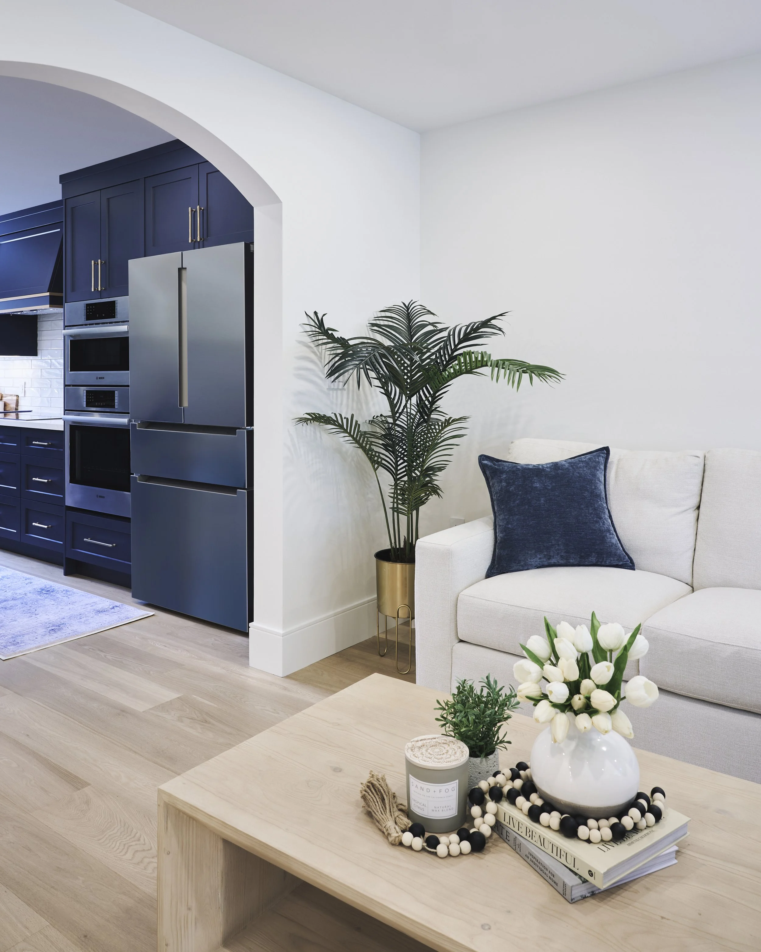 176Oakwood_KitchenLiving01 .jpg