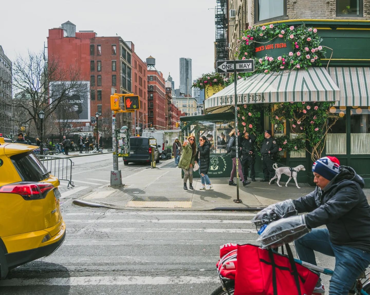 Manhattan. 2023.

#streetphotography 
#photography 
#newyork 
#newyorkphotography 
#newyorkstreetphotography 
#hustleandbustle 
#walking 
#sonya7ii 
#35mmphotography 
#blackandwhitestreetphotography 

Should I do a print series?