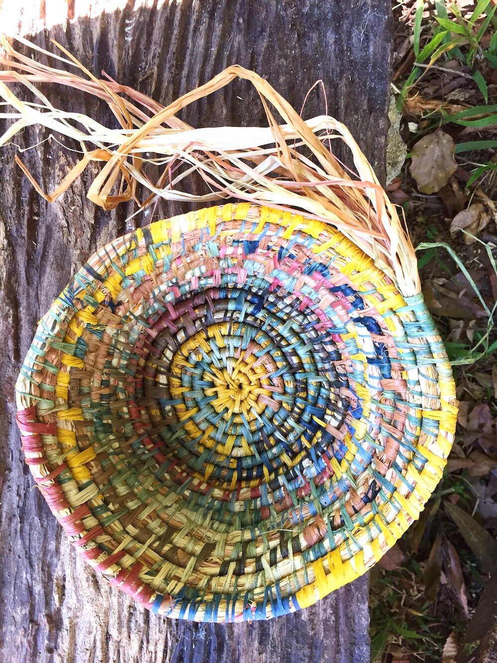 How to make a raffia basket - basket weaving online course by Ellie Beck Petalplum