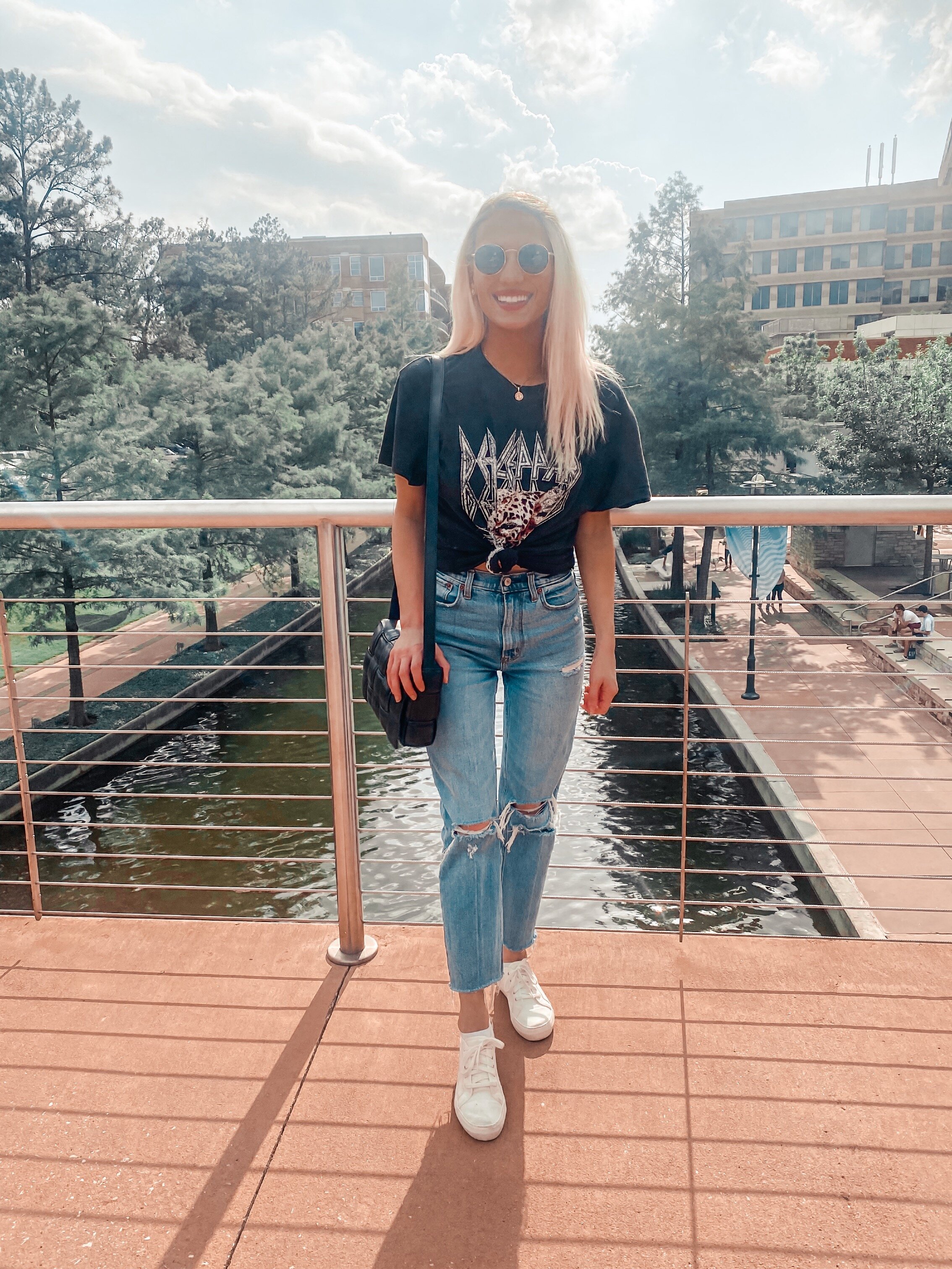 3 Ways to Style a Graphic Tee — Avery Carrier | Fashion & Lifestyle Blogger