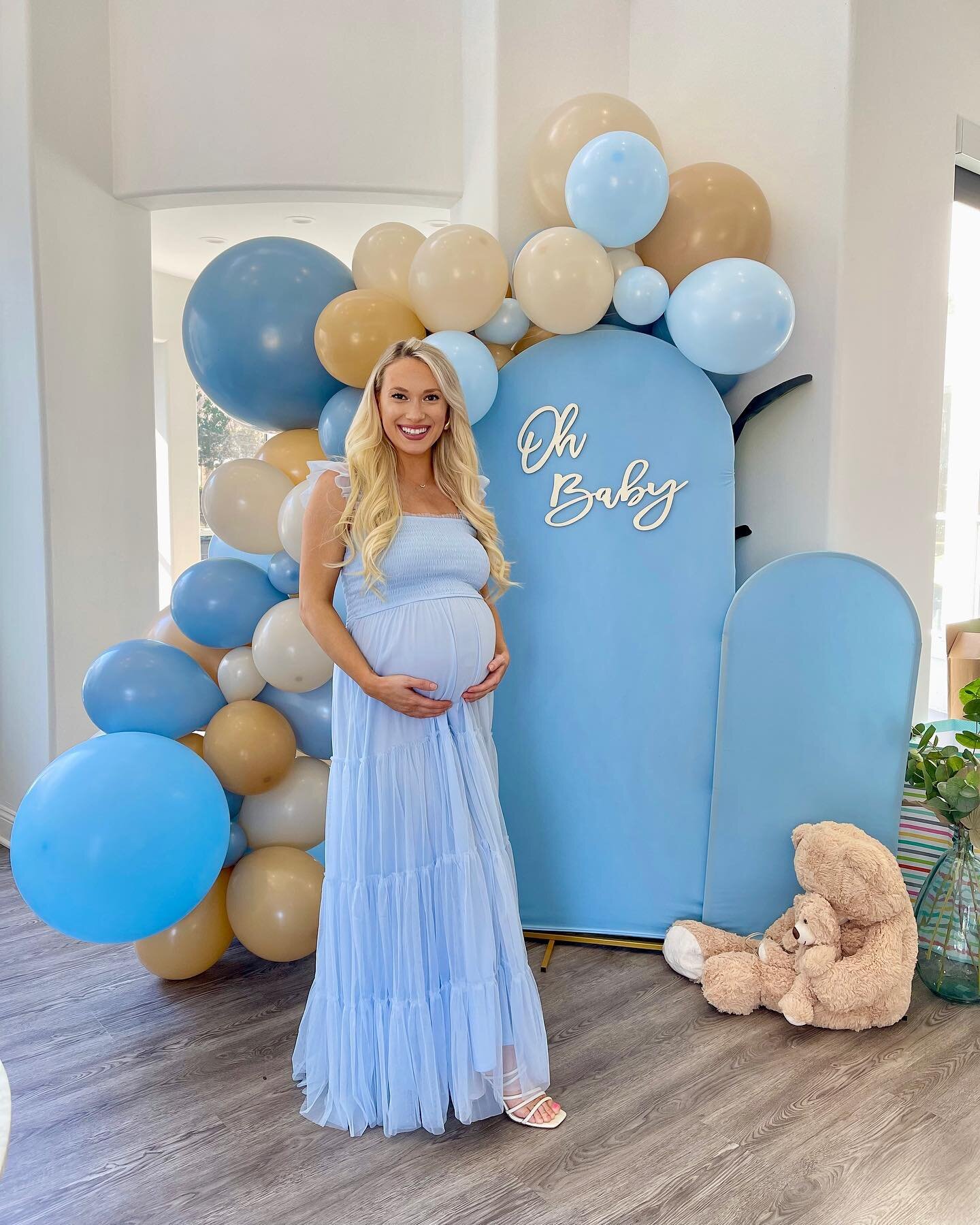 So thankful to have such amazing support surrounding baby Brooks 🤎🧸 5 more weeks until his due date!🎉 Thank you @taylorleighkessler &amp; @katinakearns for hosting the most beautiful baby shower for us! So thankful for all my girls 💕 

Bump frien