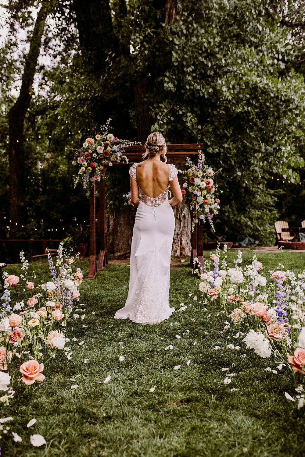 Plume&Furrow-Colorado-Wedding-Florist-Emily&Charlie-TaylerCarlislePhoto-Farmette-September-bride-aisle-decor.jpg