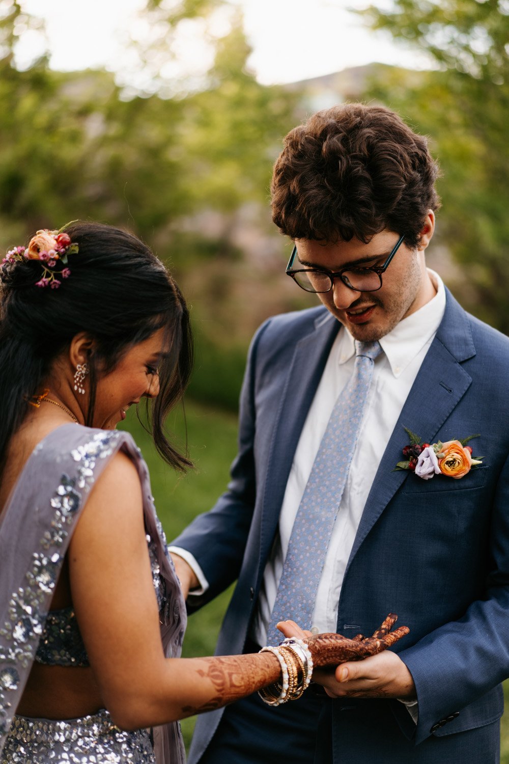 Plume&Furrow-Colorado-Wedding-Florist-Priya&Andrew-MalloryMunsenPhoto-Lyons-Farmette-May-bridal-hair-florals-and-groom-pocket-square.jpg