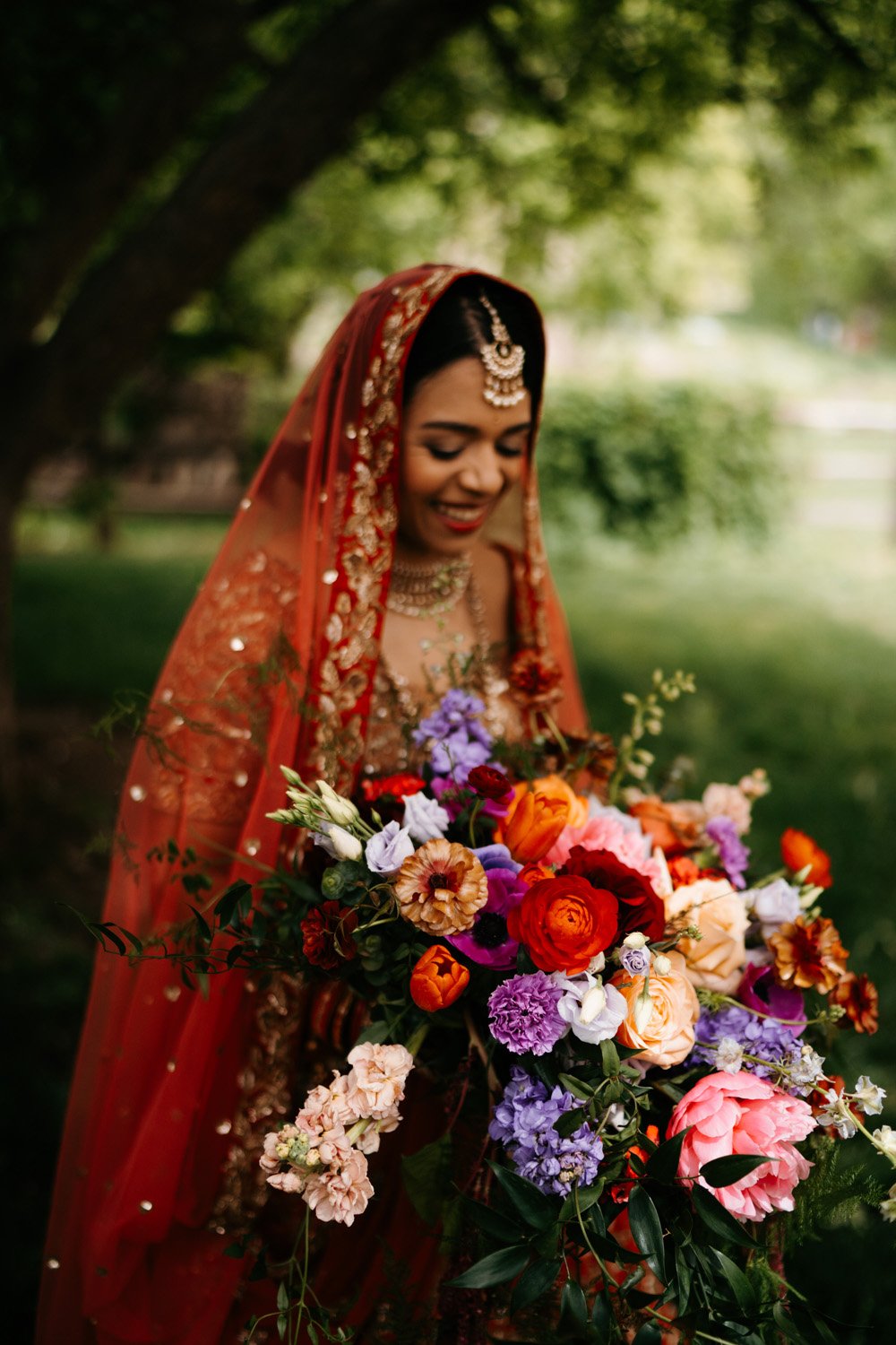 Plume&Furrow-Colorado-Wedding-Florist-Priya&Andrew-MalloryMunsenPhoto-Lyons-Farmette-May-bridal-bouquet.jpg