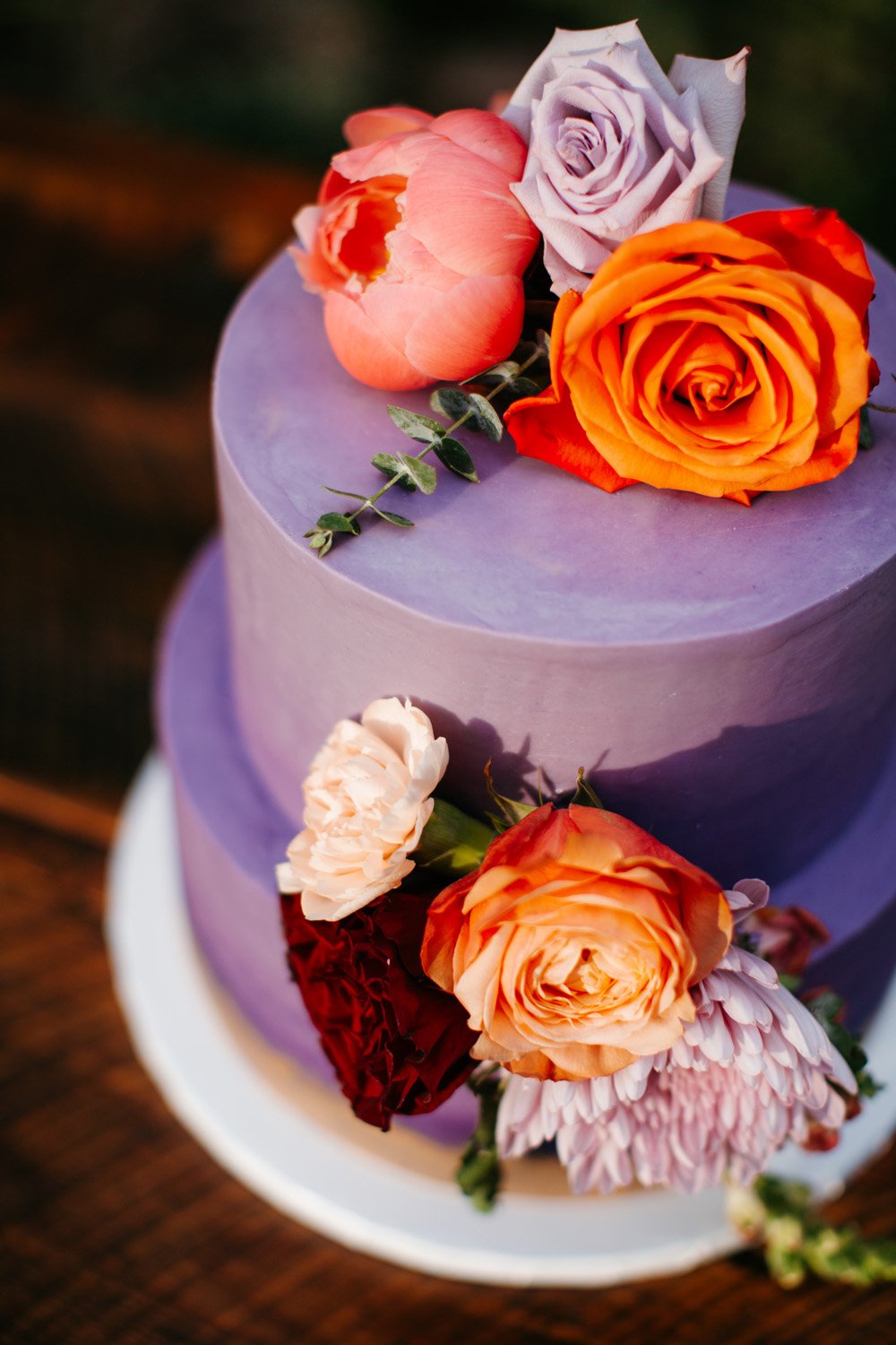 Plume&Furrow-Colorado-Wedding-Florist-Priya&Andrew-MalloryMunsenPhoto-Lyons-Farmette-May-cake-flowers.jpg