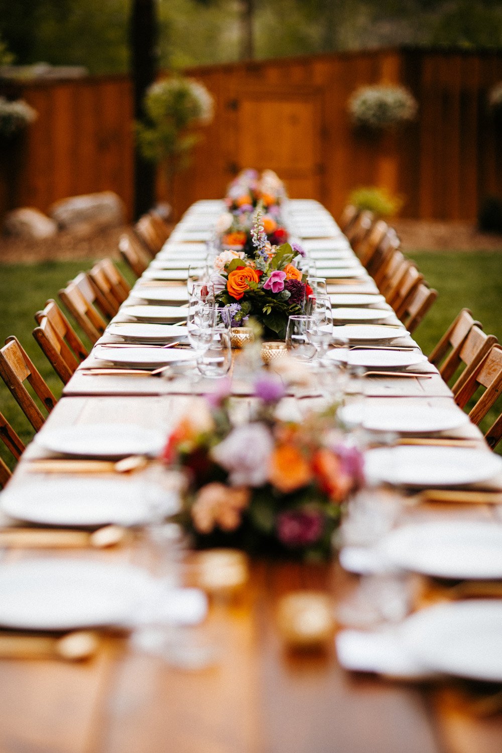 Plume&Furrow-Colorado-Wedding-Florist-Priya&Andrew-MalloryMunsenPhoto-Lyons-Farmette-May-table-arrangements.jpg