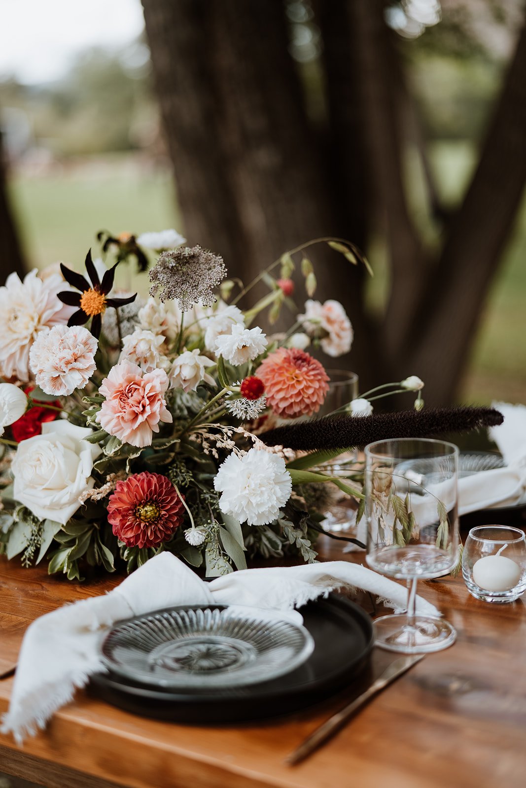 Plume&Furrow-Wedding-Florist-Jess&Jonny-BasecampVisual-Planet-Bluegrass-August-Colorado-Table-Decor-Floral-Centerpiece.jpg