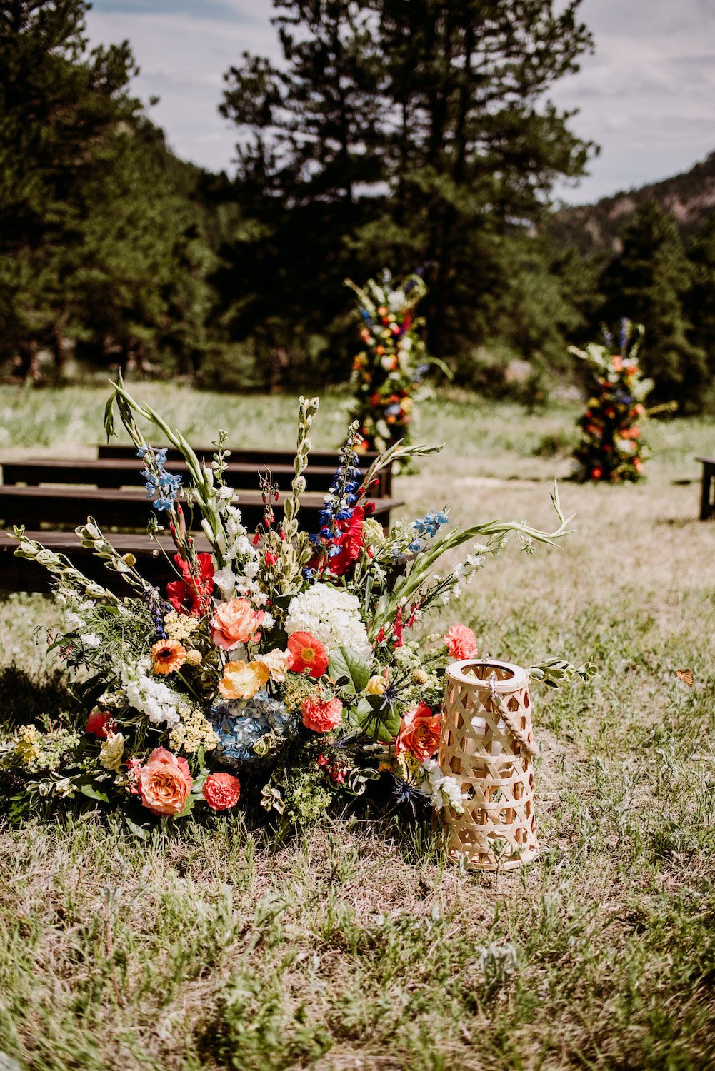 Plume&Furrow-Wedding-Florist-Talie&Forrest-Boulder-County-Colorado-TaylerCarlisle-ceremony-aisle-flowers.jpg