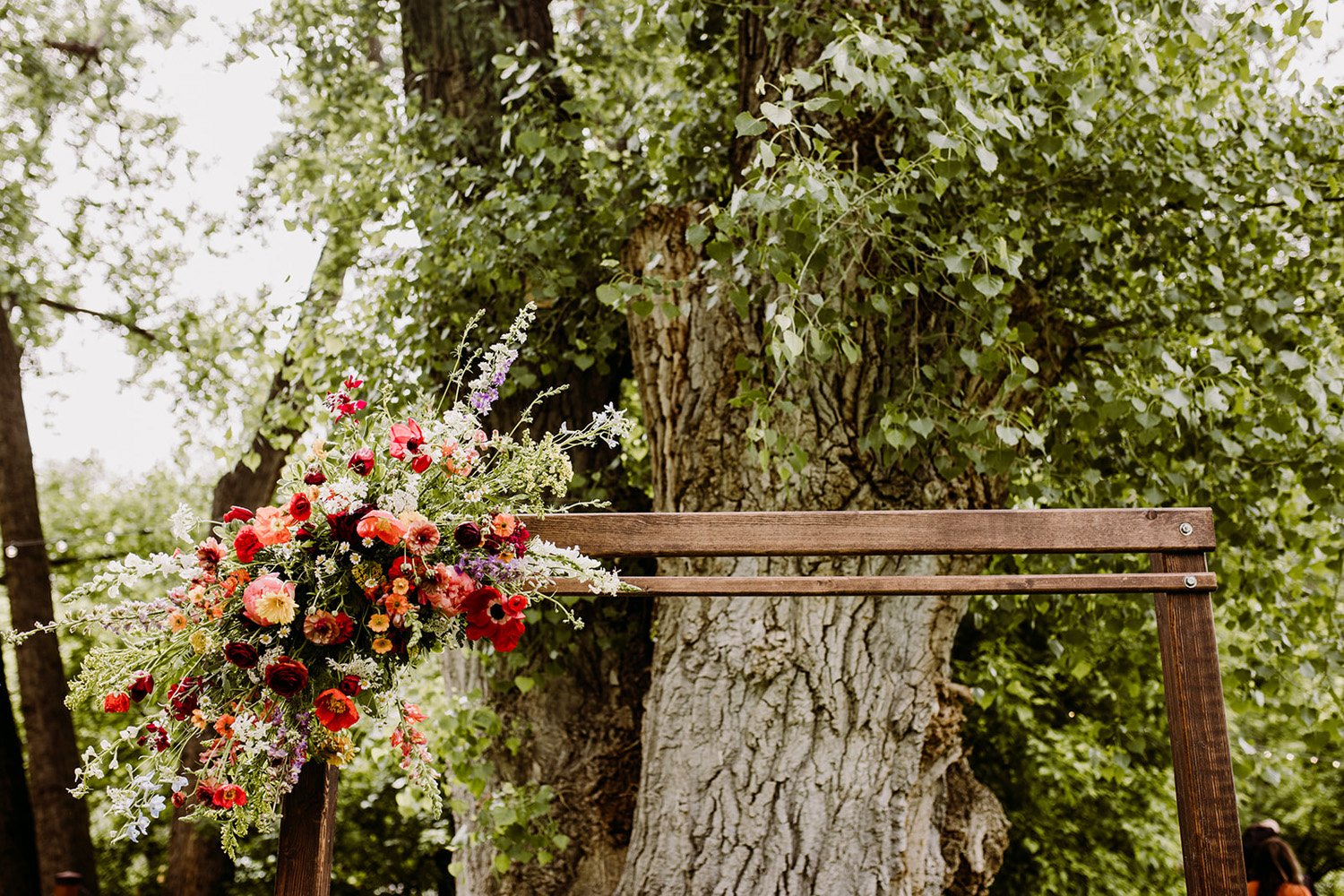 Plume&Furrow-Wedding-Florist-Annie&Alex-Lyons-Farmette-Colorado-TaylerCarlisle-ceremony-spray.jpg