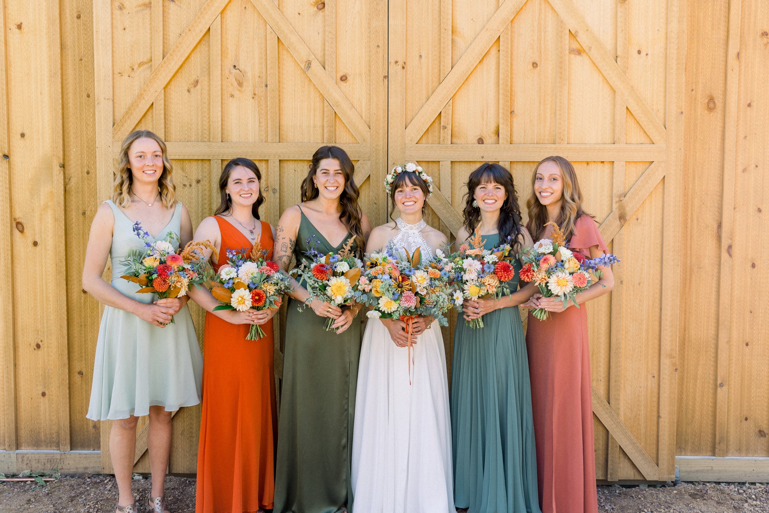 Plume&Furrow-Weddinf-Florist-Taylor&Ryan-ChelseaSliwaPhotography-Lyons-Farmette-September-Colorado-Bride-Bridal-Bouquet-Bridesmaids.jpg