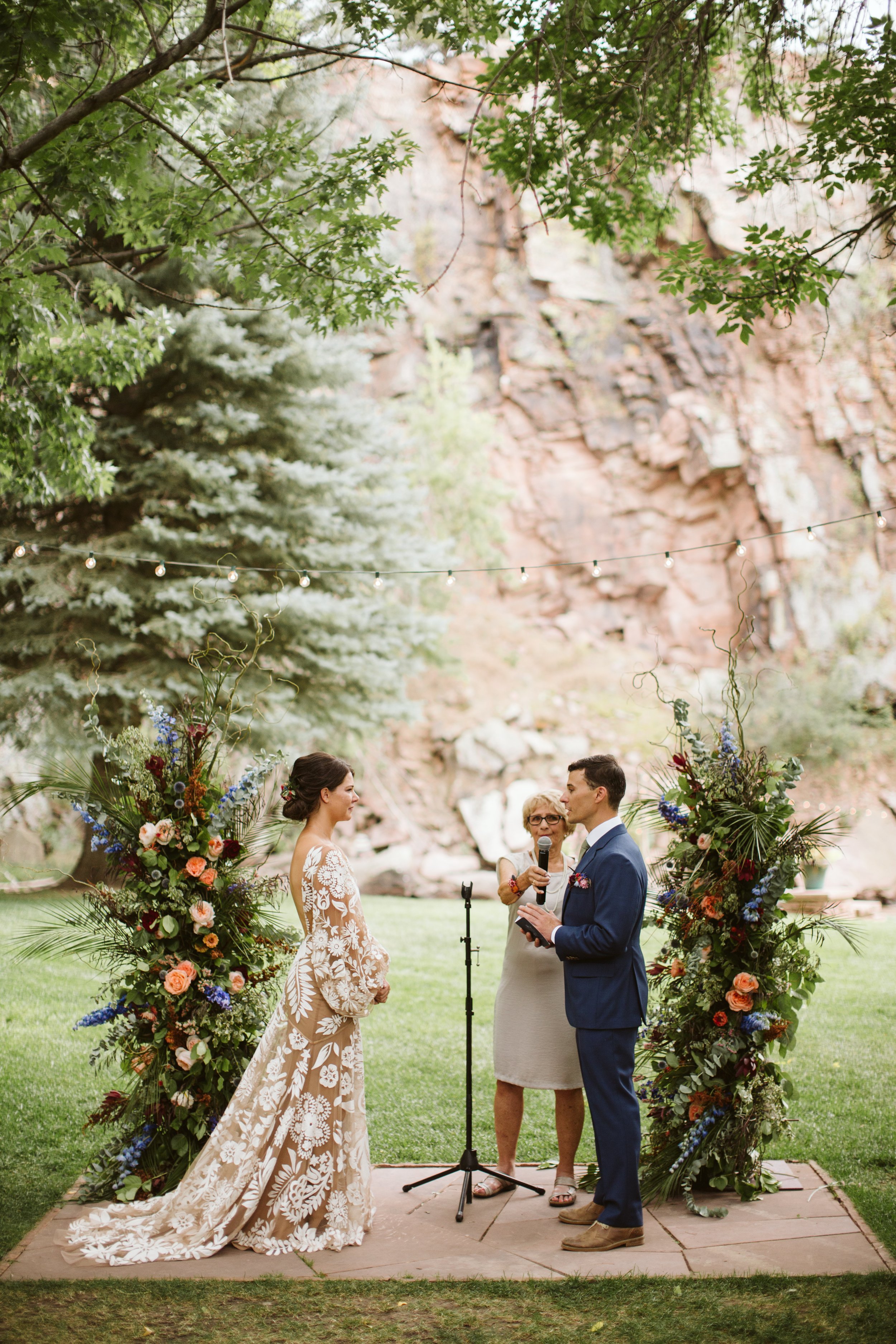 Plume&Furrow-Wedding-Florist-Kayla&Scott-AdamHouseman-River-Bend-September-Colorado-Ceremony-Vows-Floral-Pillars.jpg