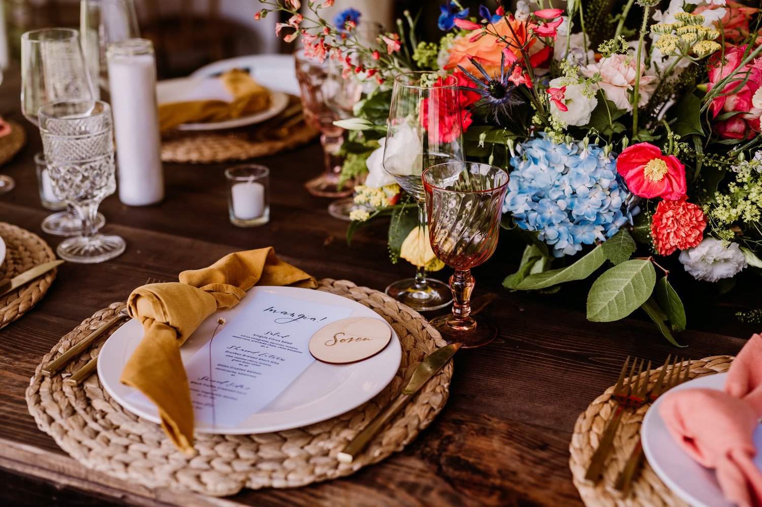 Plume&Furrow-Wedding-Florist-Talie&Forrest-Boulder-County-Colorado-TaylerCarlisle-table-setting.jpg