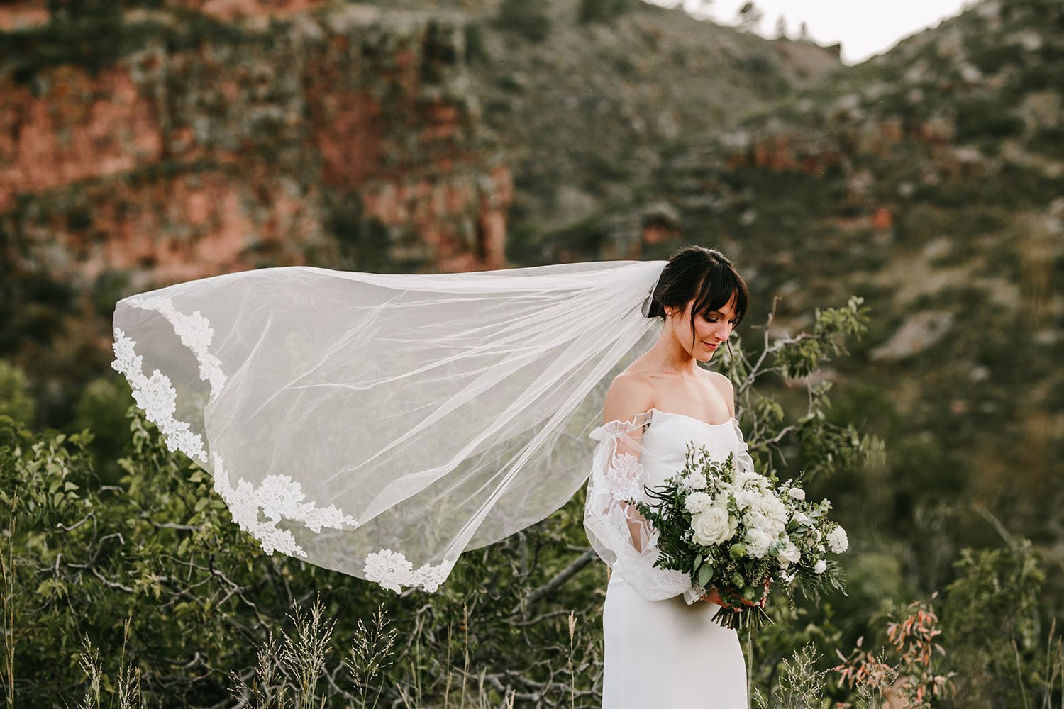 Plume&Furrow-Wedding-Florist-Megan&Jack-TaylerCarlislePhoto-RiverBend-August-Colorado-bride-veil.jpg