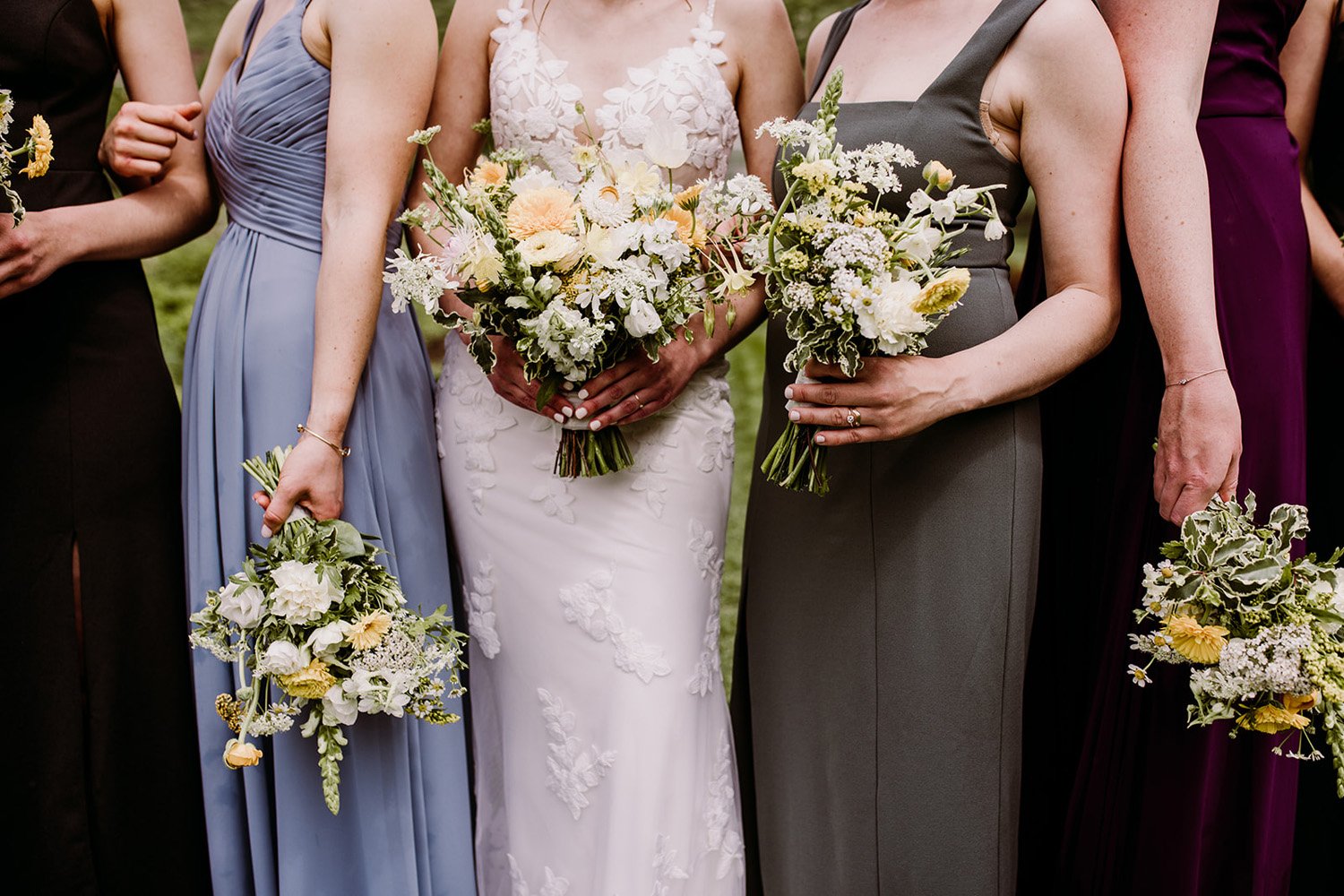 Plume&Furrow-Wedding-Florist-Annie&Alex-Lyons-Farmette-Colorado-TaylerCarlisle-bridesmaids-bouquets.jpg