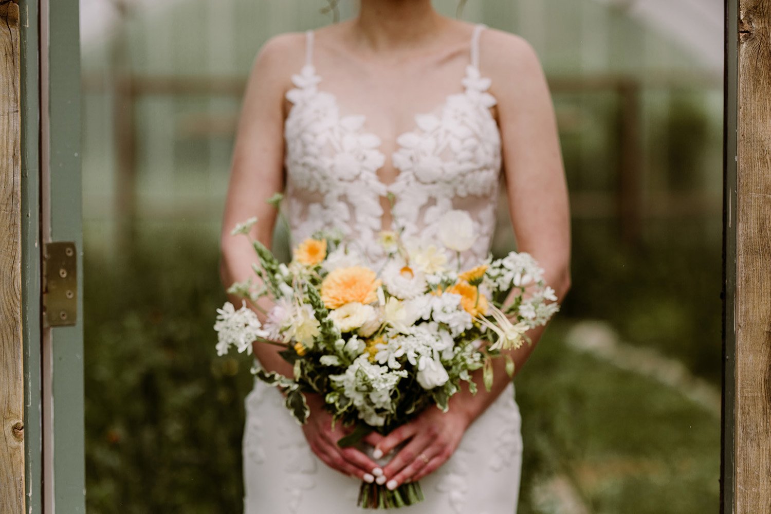 Plume&Furrow-Wedding-Florist-Annie&Alex-Lyons-Farmette-Colorado-TaylerCarlisle-first-look-bride-bouquet-detail.jpg