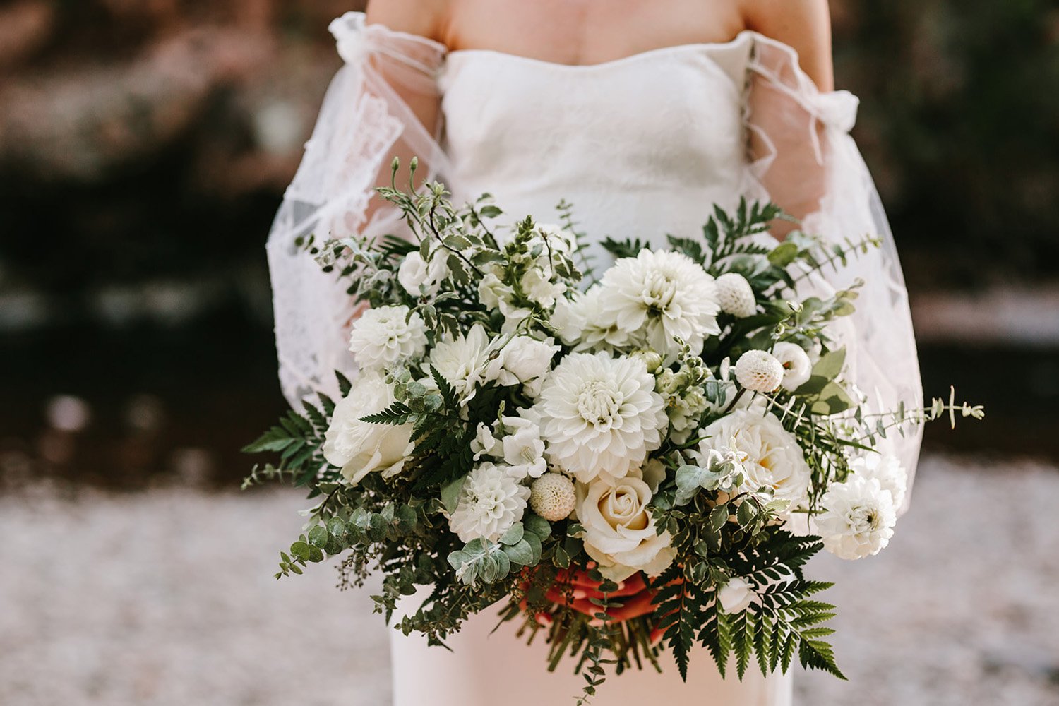 Plume&Furrow-Wedding-Florist-Megan&Jack-TaylerCarlislePhoto-RiverBend-August-Colorado-bridal-bouquet-detail.jpg